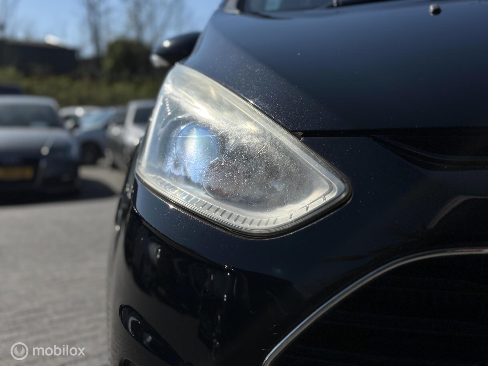 Foto van Ford B-max