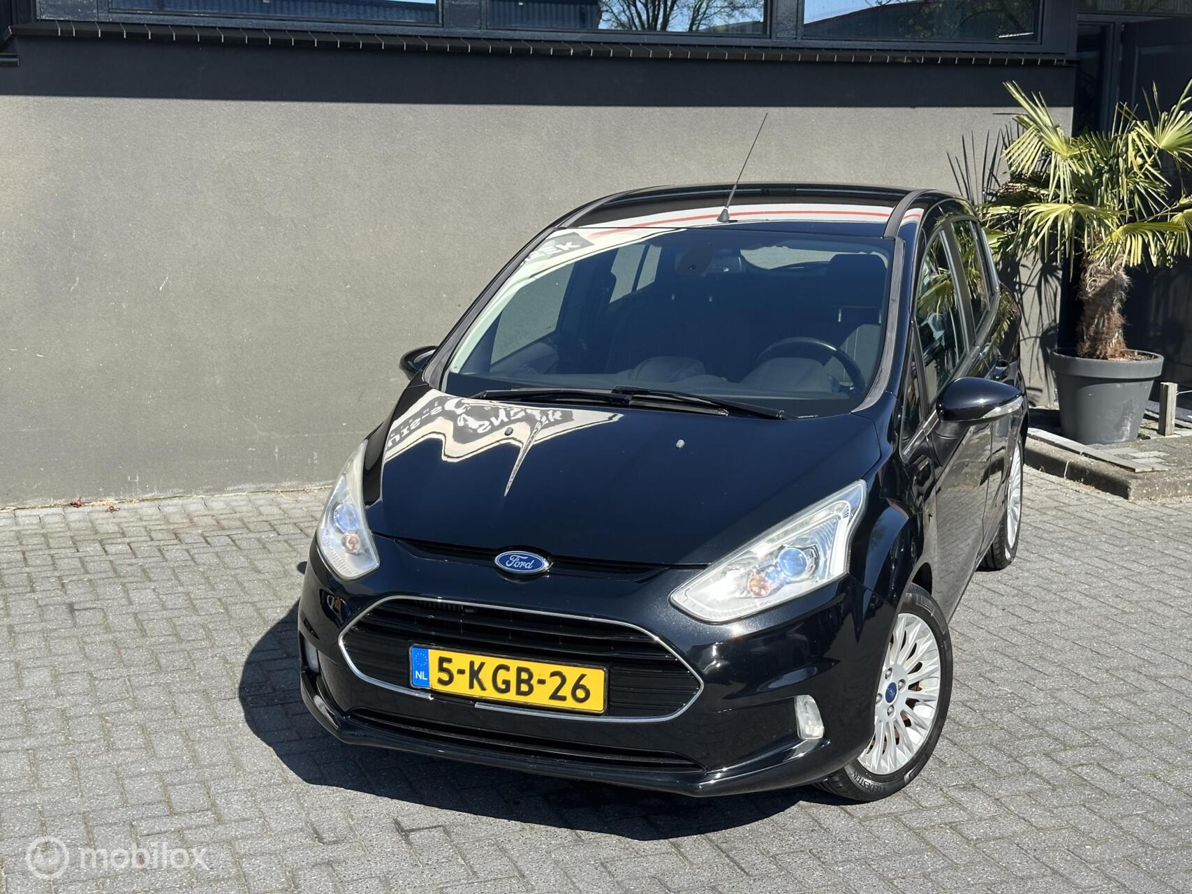 Foto van Ford B-max