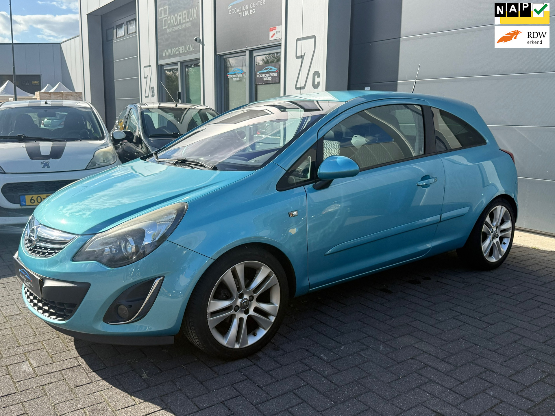 Opel Corsa 1.4 AUTOMAAT | AIRCO | CRUISE | PARKSENSOR | NAP | 2011 - voorkant