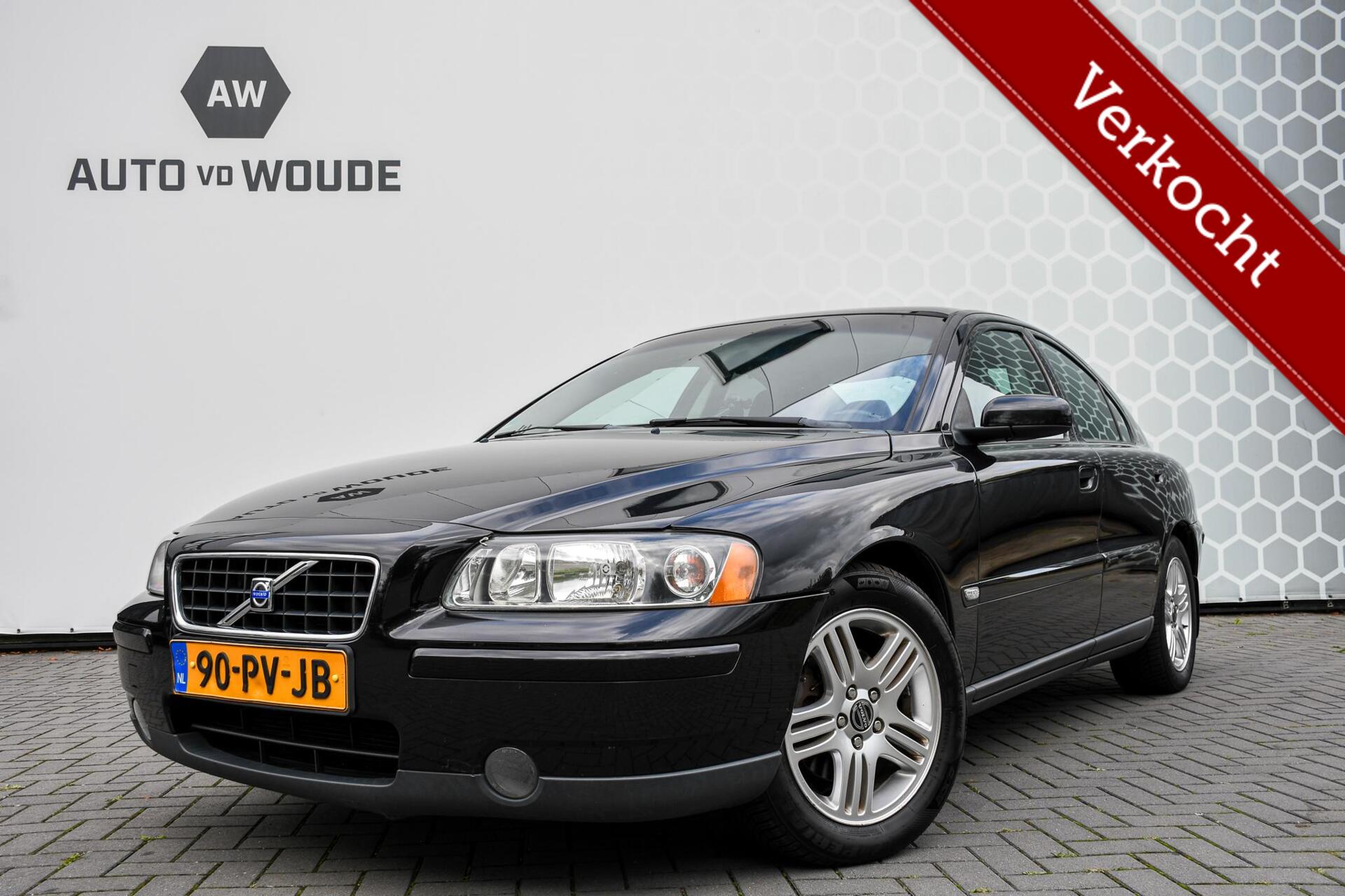 Volvo S60 2.4 Momentum Trekhaak Goed onderhouden, nette auto 2005 - voorkant