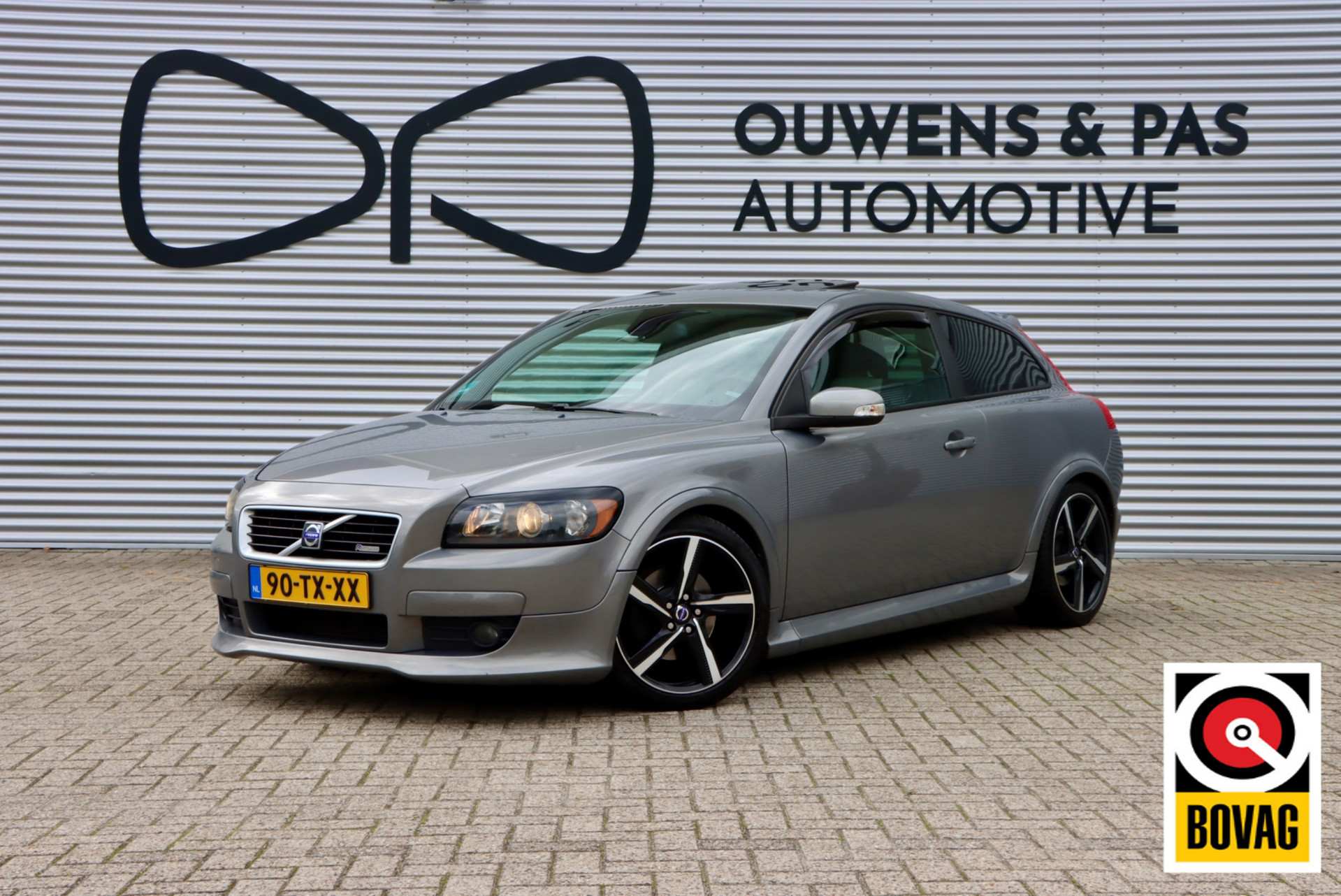 Volvo C30 2.5 T5 Momentum | R Design | Schuifdak | Nieuwe Koppeling 2007 - voorkant