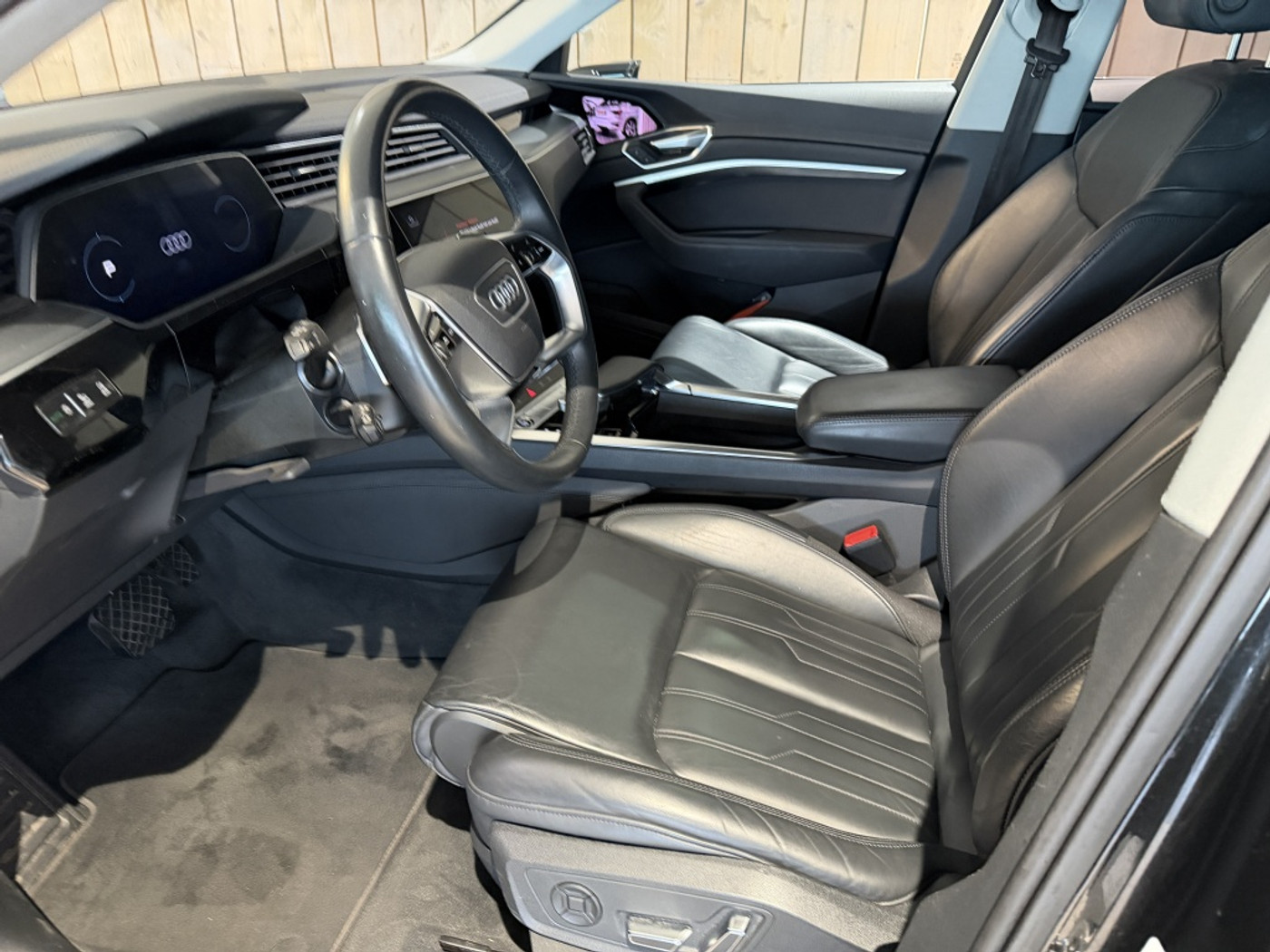 Foto van Audi E-tron 55