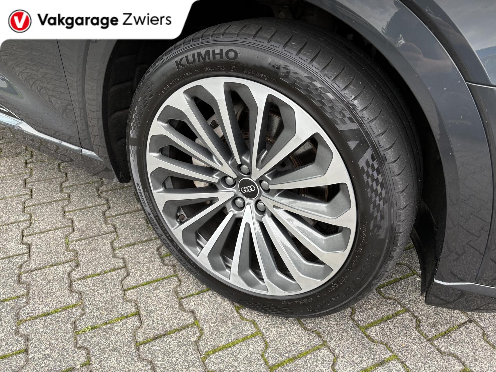 Foto van Audi E-tron