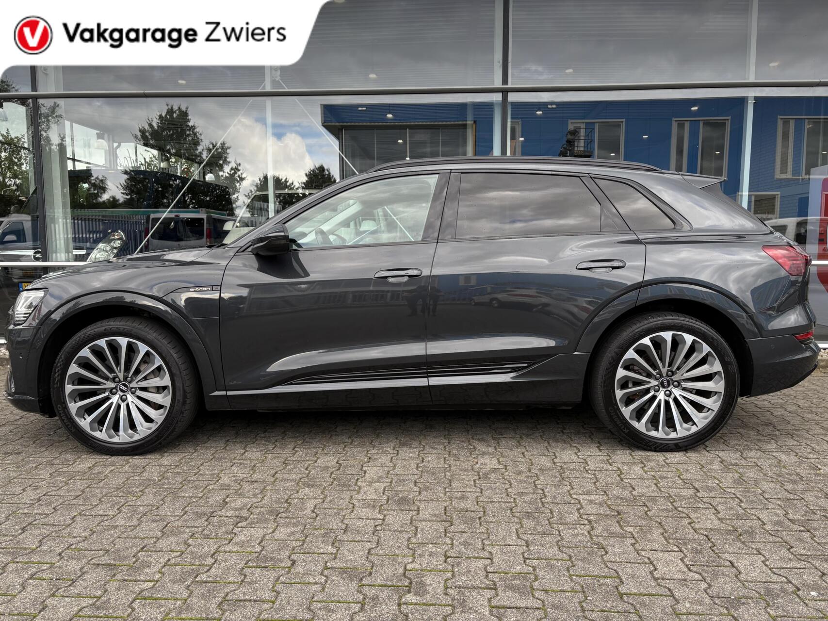 Foto van Audi E-tron