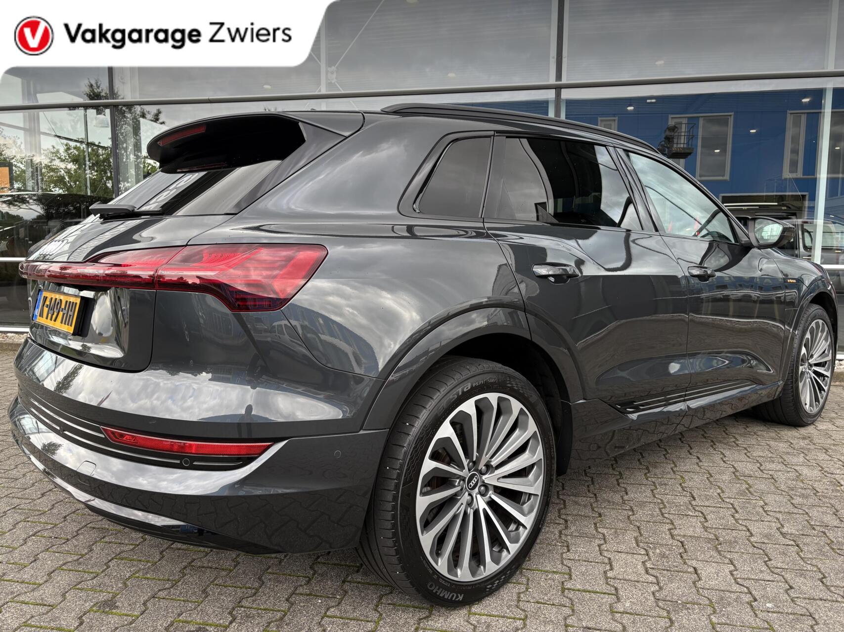 Foto van Audi E-tron