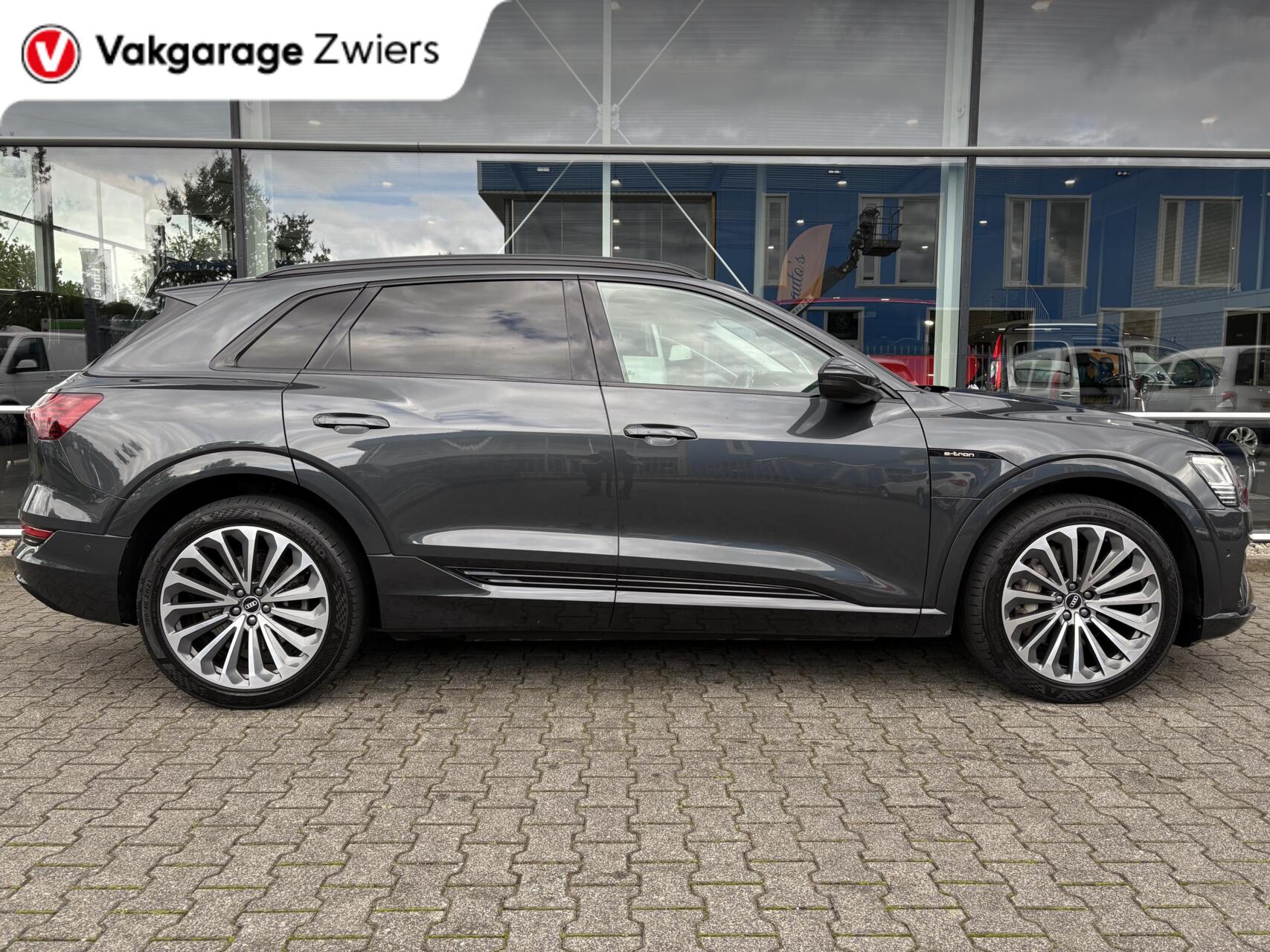 Foto van Audi E-tron