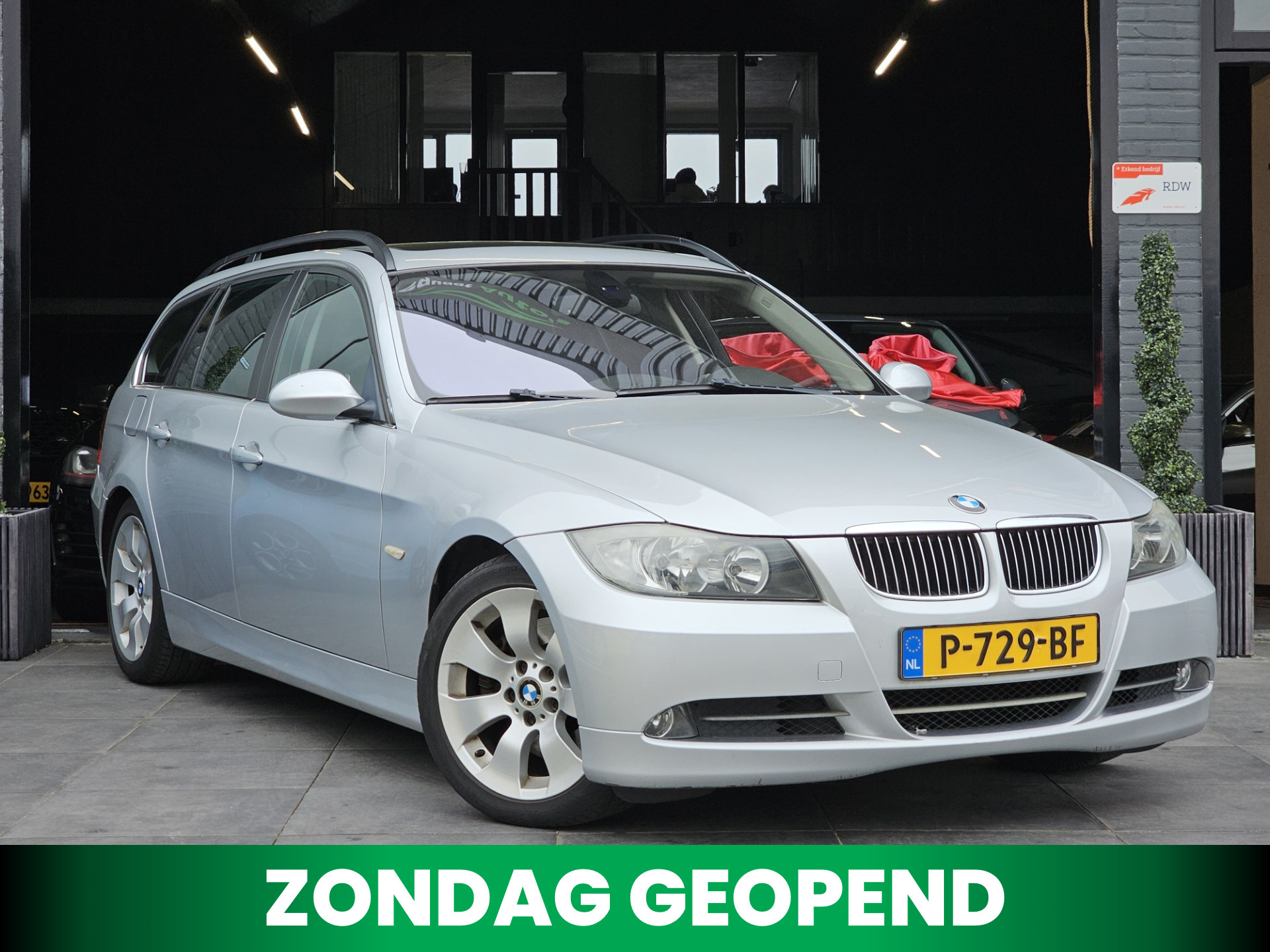 BMW 3er Reihe 330i High Executive|AUT|PANO|Stoelvw|APK 2006 - voorkant