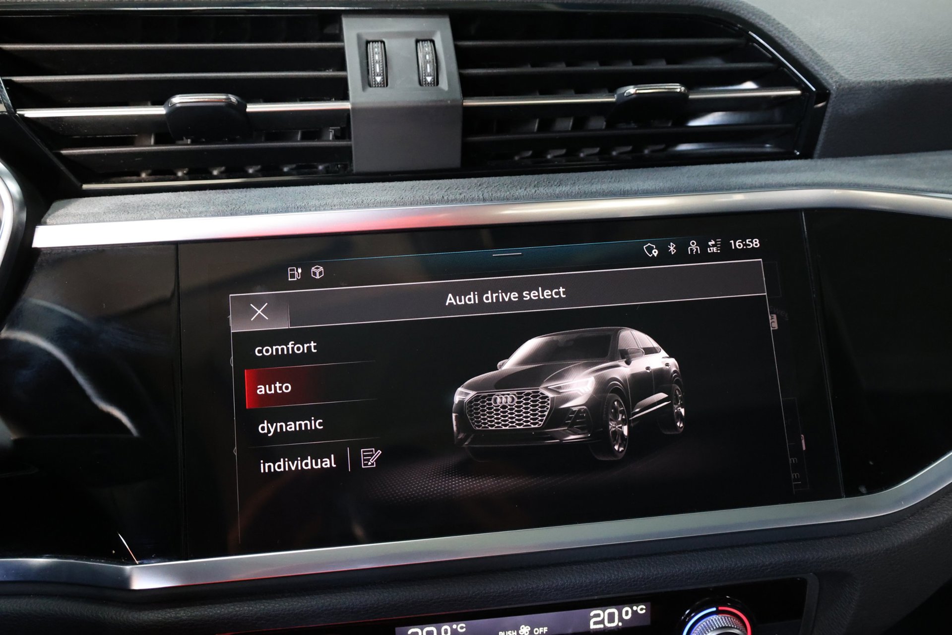 Foto van Audi Q3 Sportback E-tron