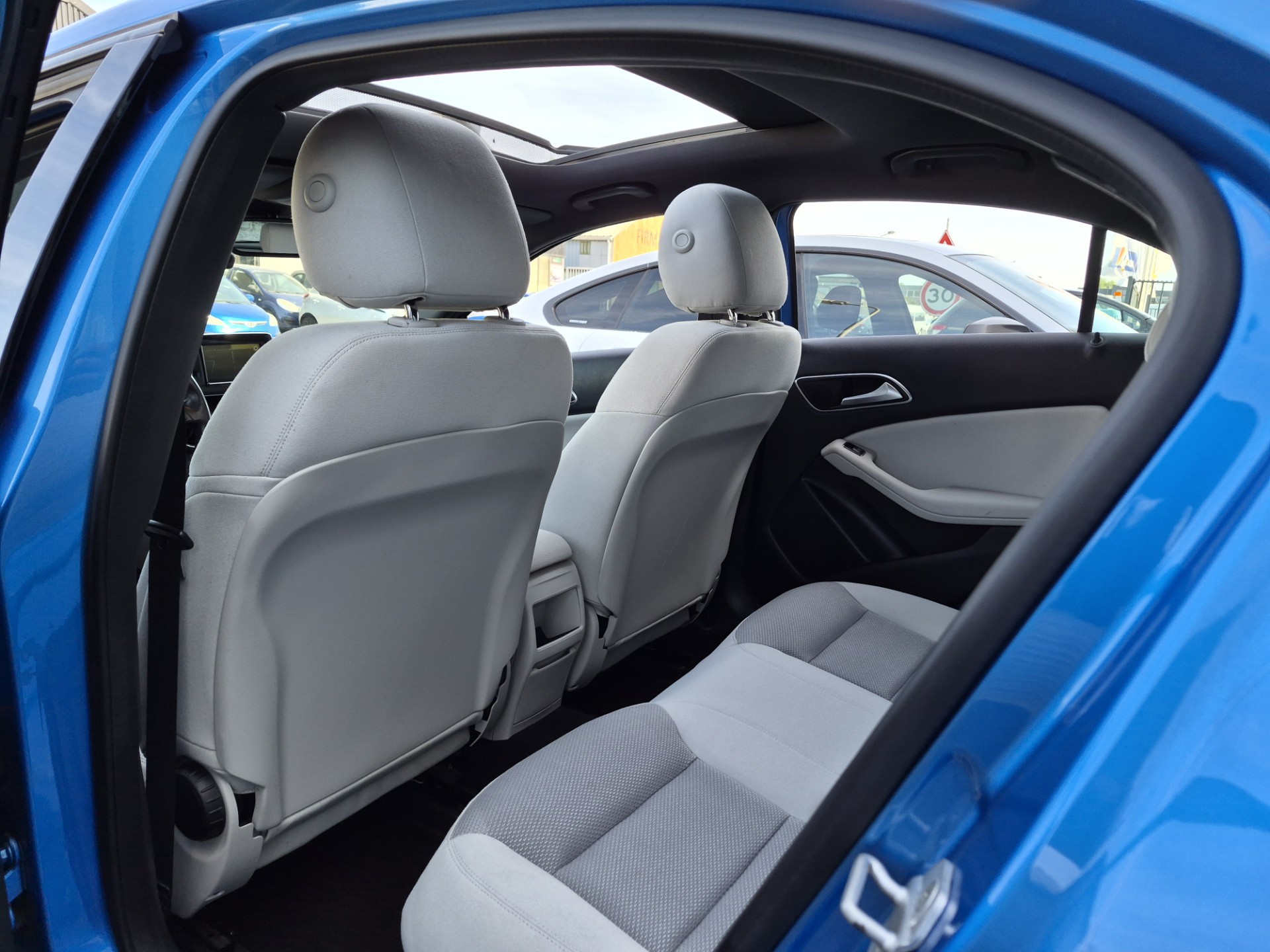 Foto van Mercedes-Benz A 200