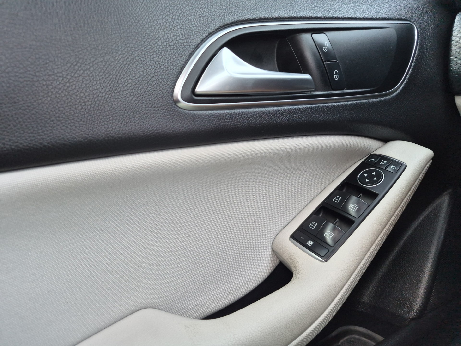 Foto van Mercedes-Benz A 200
