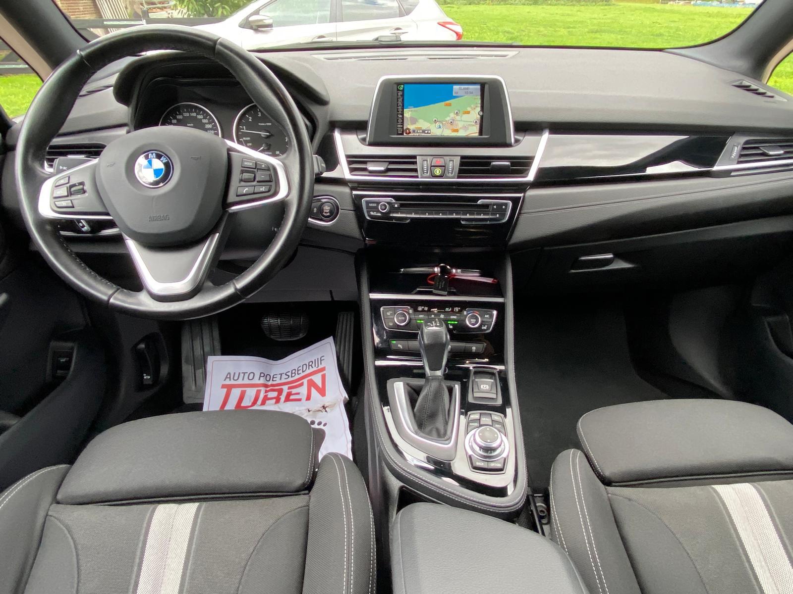 Foto van BMW 220i Active Tourer