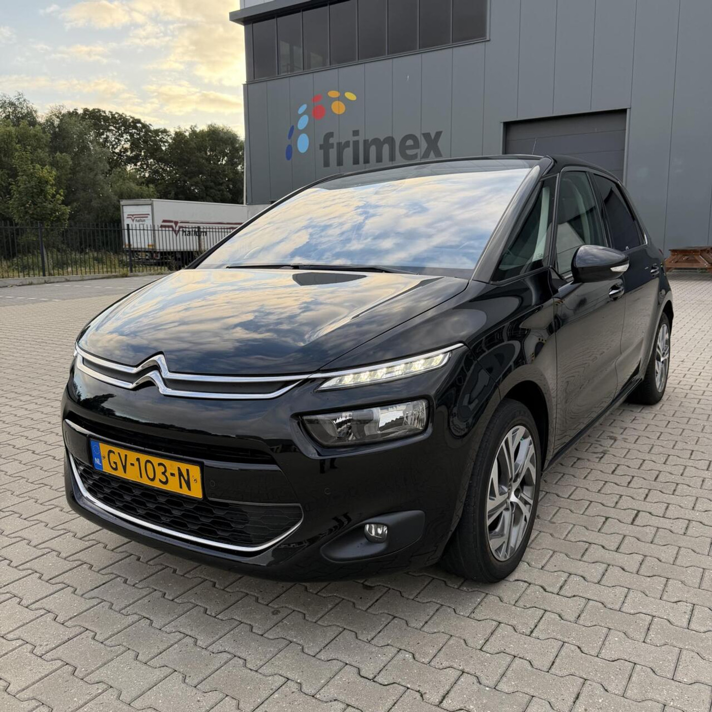 Citroen C4 Picasso 1.2i Intensive 2015 - voorkant