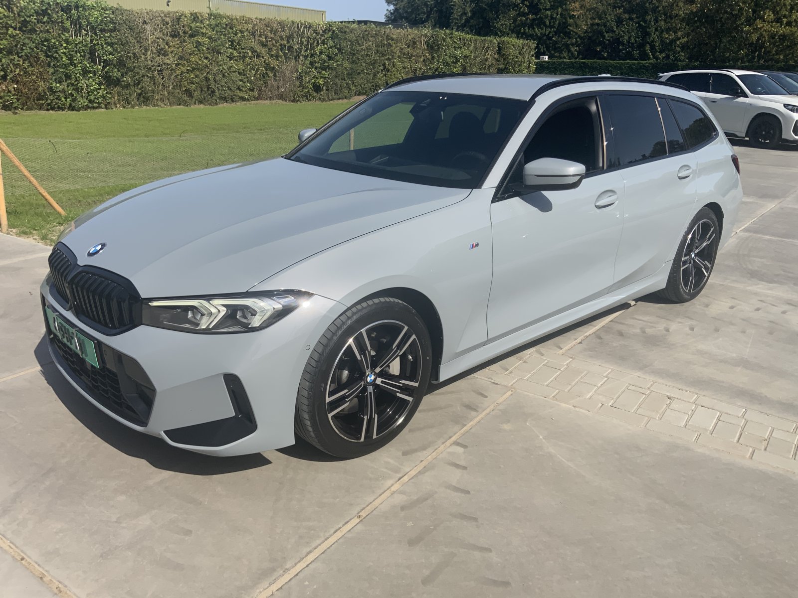 BMW 3-serie Touring 330i xDrive 2024 - voorkant