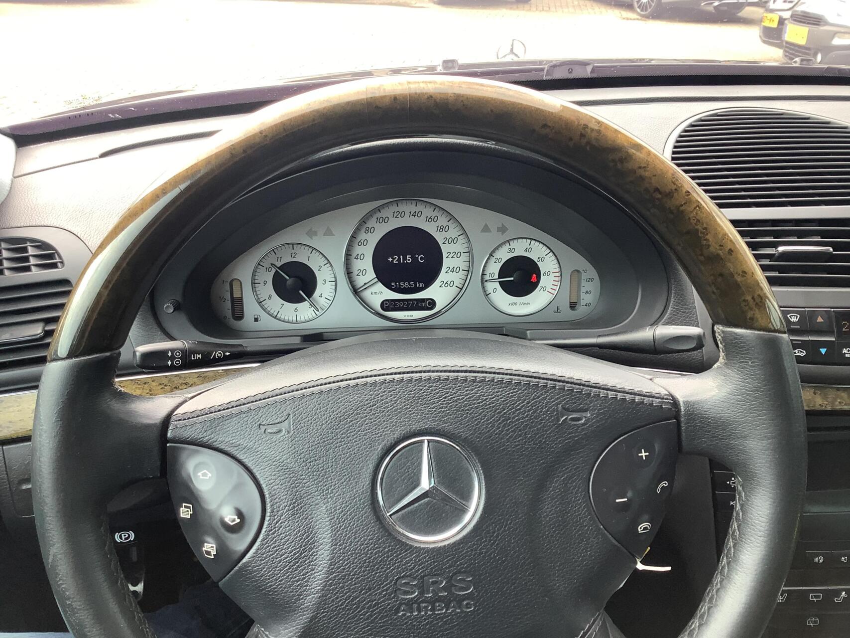 Foto van Mercedes-Benz E 500