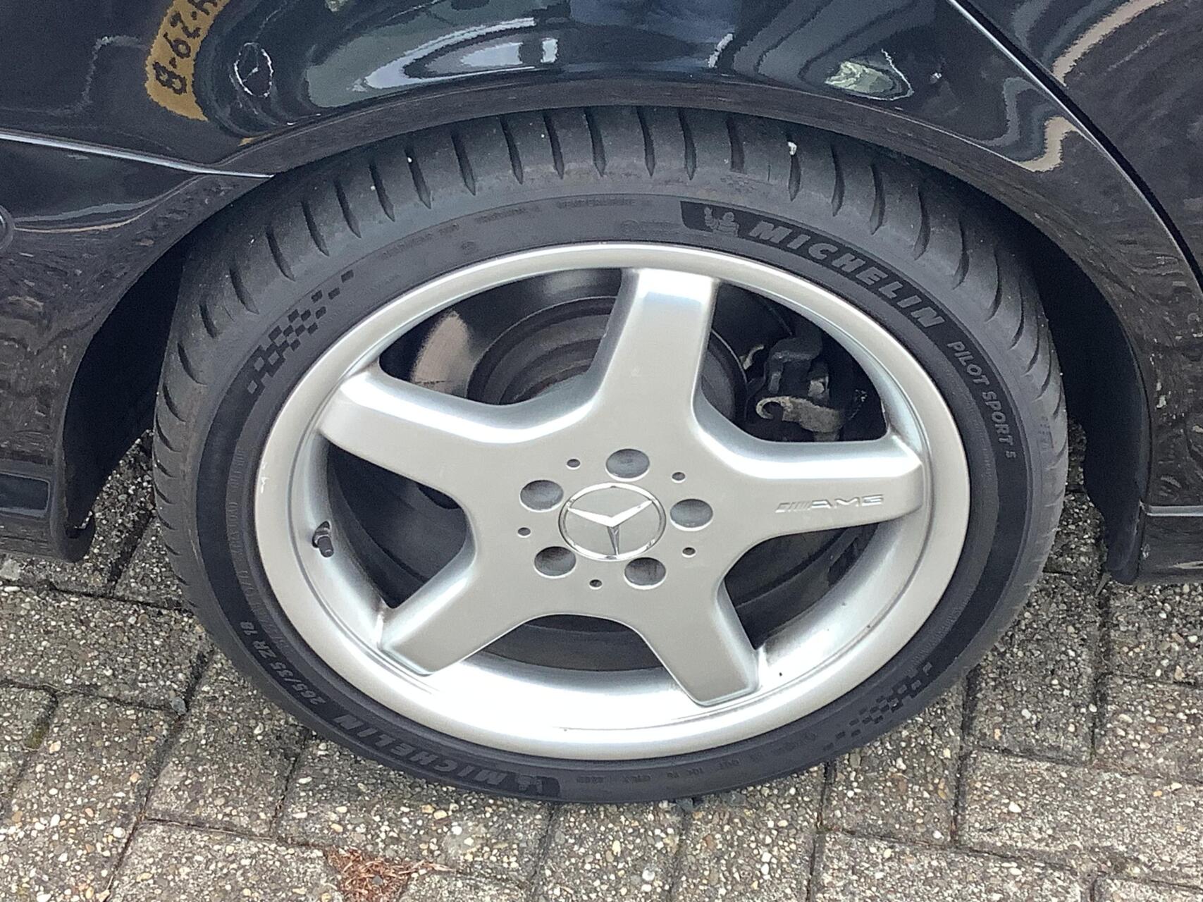 Foto van Mercedes-Benz E 500