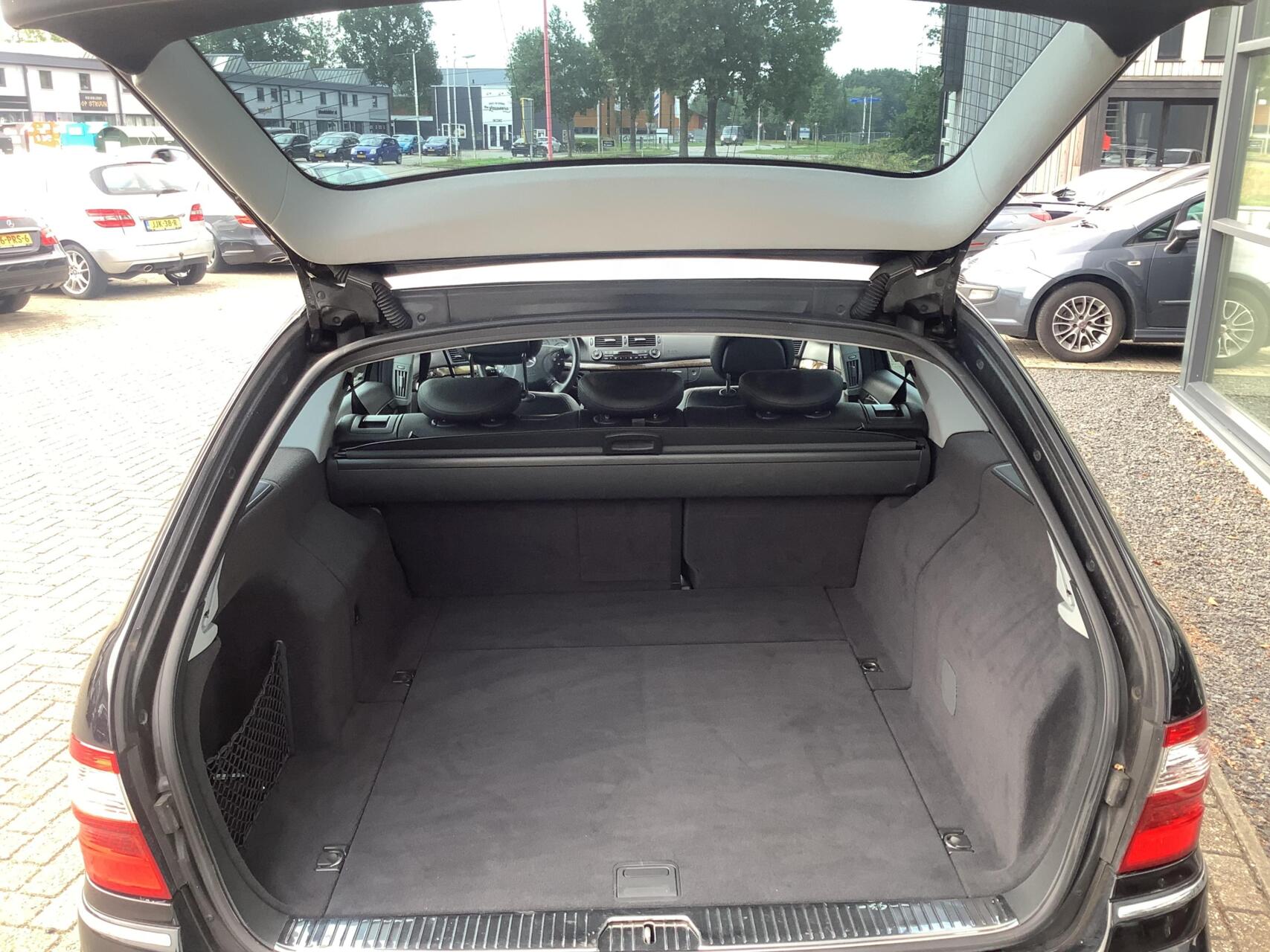 Foto van Mercedes-Benz E 500