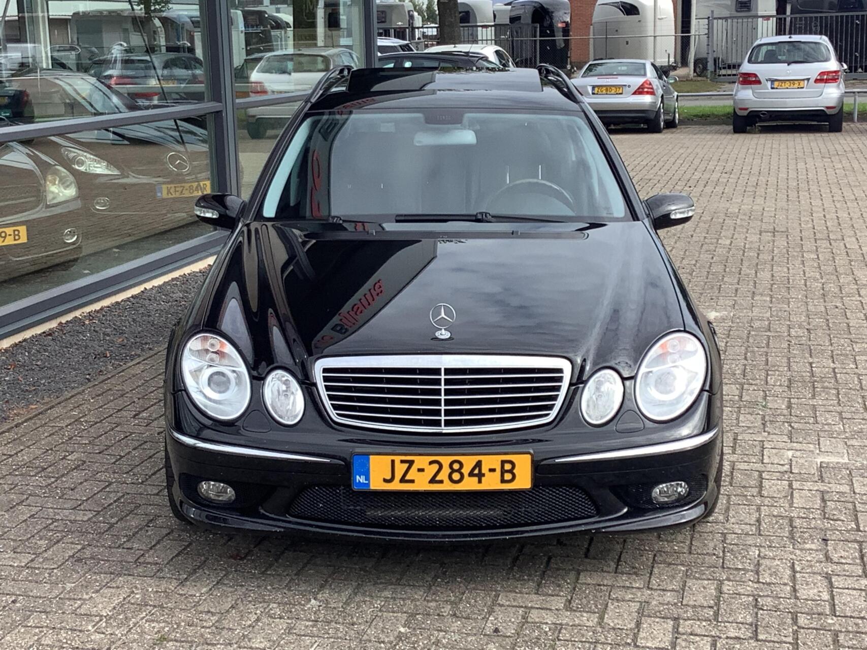 Foto van Mercedes-Benz E 500