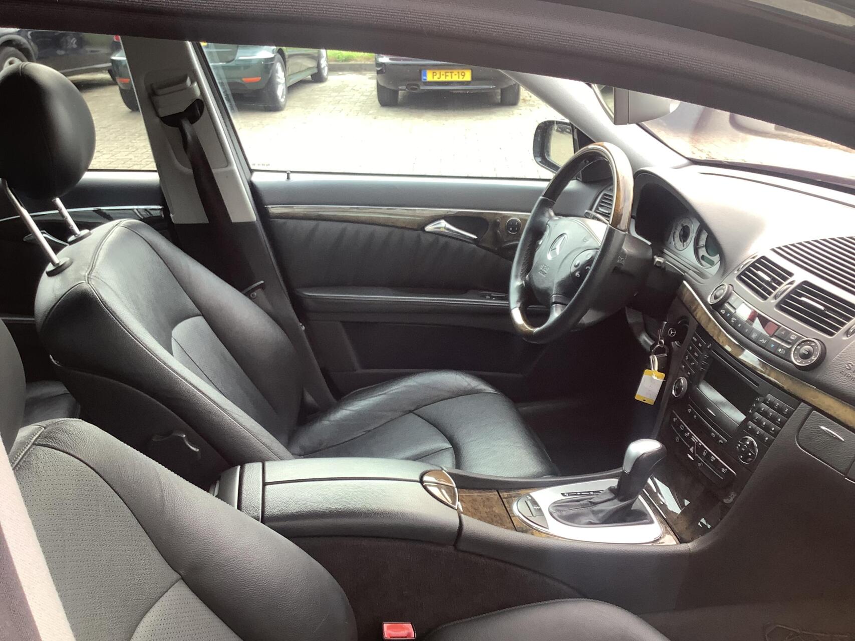 Foto van Mercedes-Benz E 500