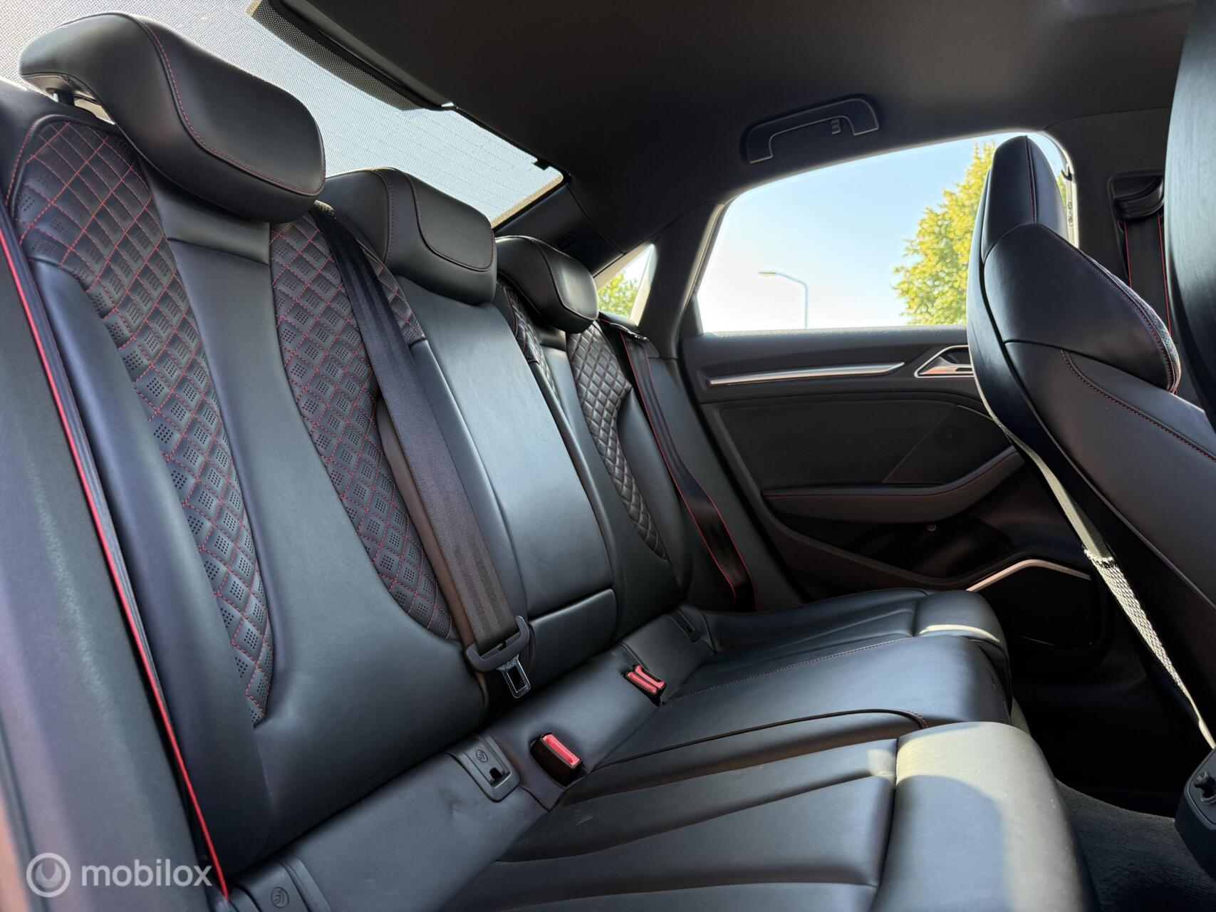 Foto van Audi RS 3 Limousine