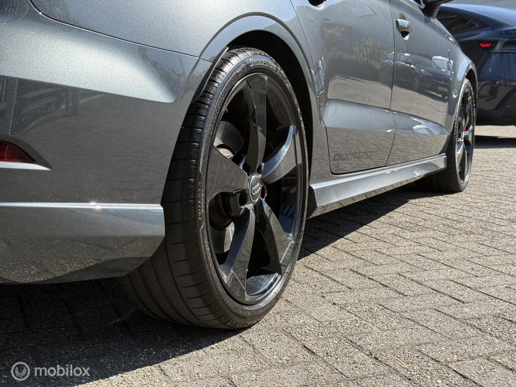Foto van Audi RS 3 Limousine