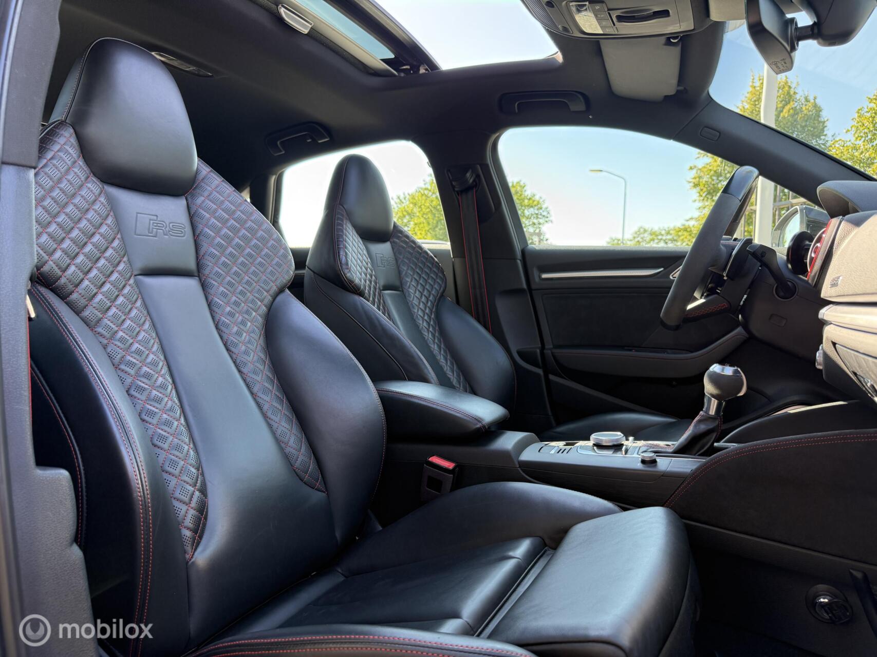 Foto van Audi RS 3 Limousine