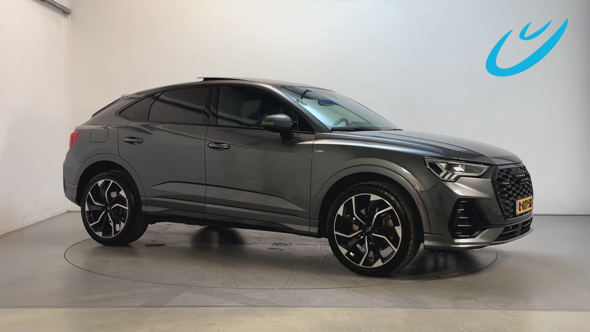 Audi Q3 Sportback 40 TFSI Quattro S Edition Panoramadak Leder Sfeerverlichting Stoelverwarming DAB+ 2022 - voorkant
