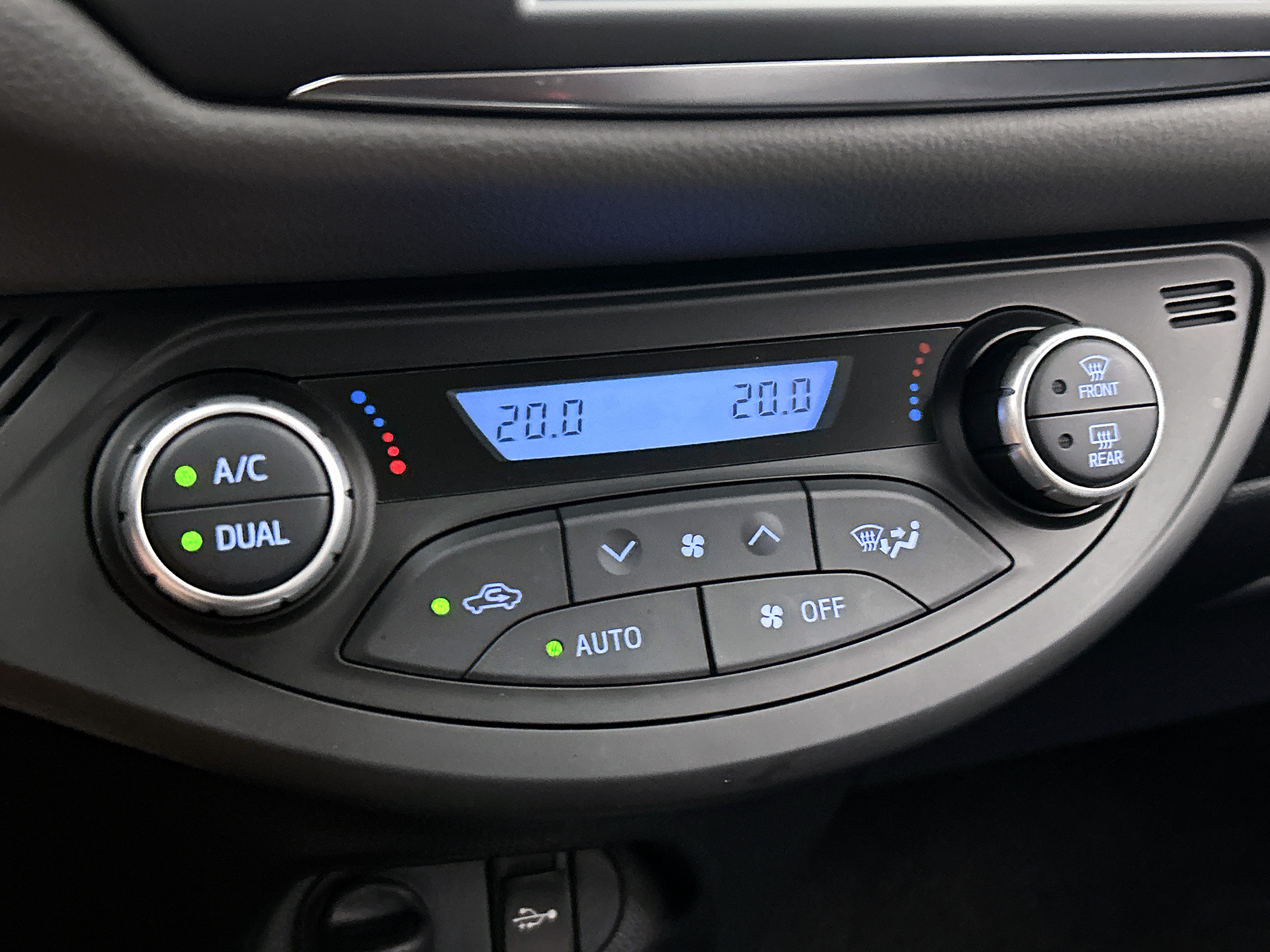 Foto van Toyota Toyota Yaris Hybrid