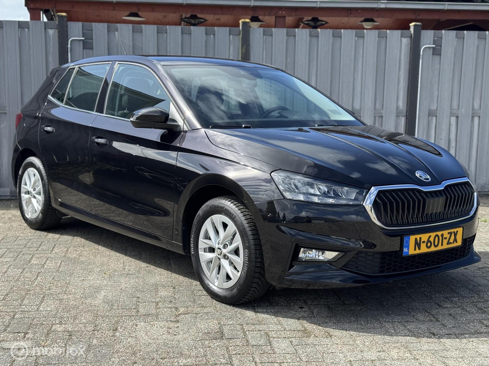 Skoda Fabia 1.0 TSI Business Edition NW model stoelverwarming 2022 - voorkant
