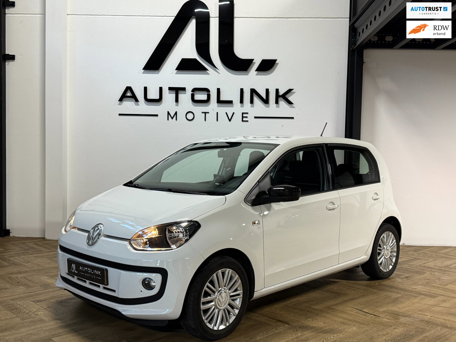 Volkswagen Up 1.0 high up! BlueMotion 2015 - voorkant