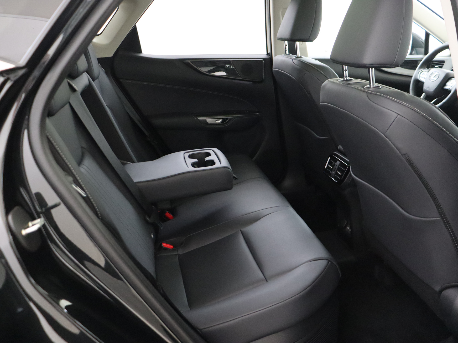 Foto van Lexus Lexus Nx450h+