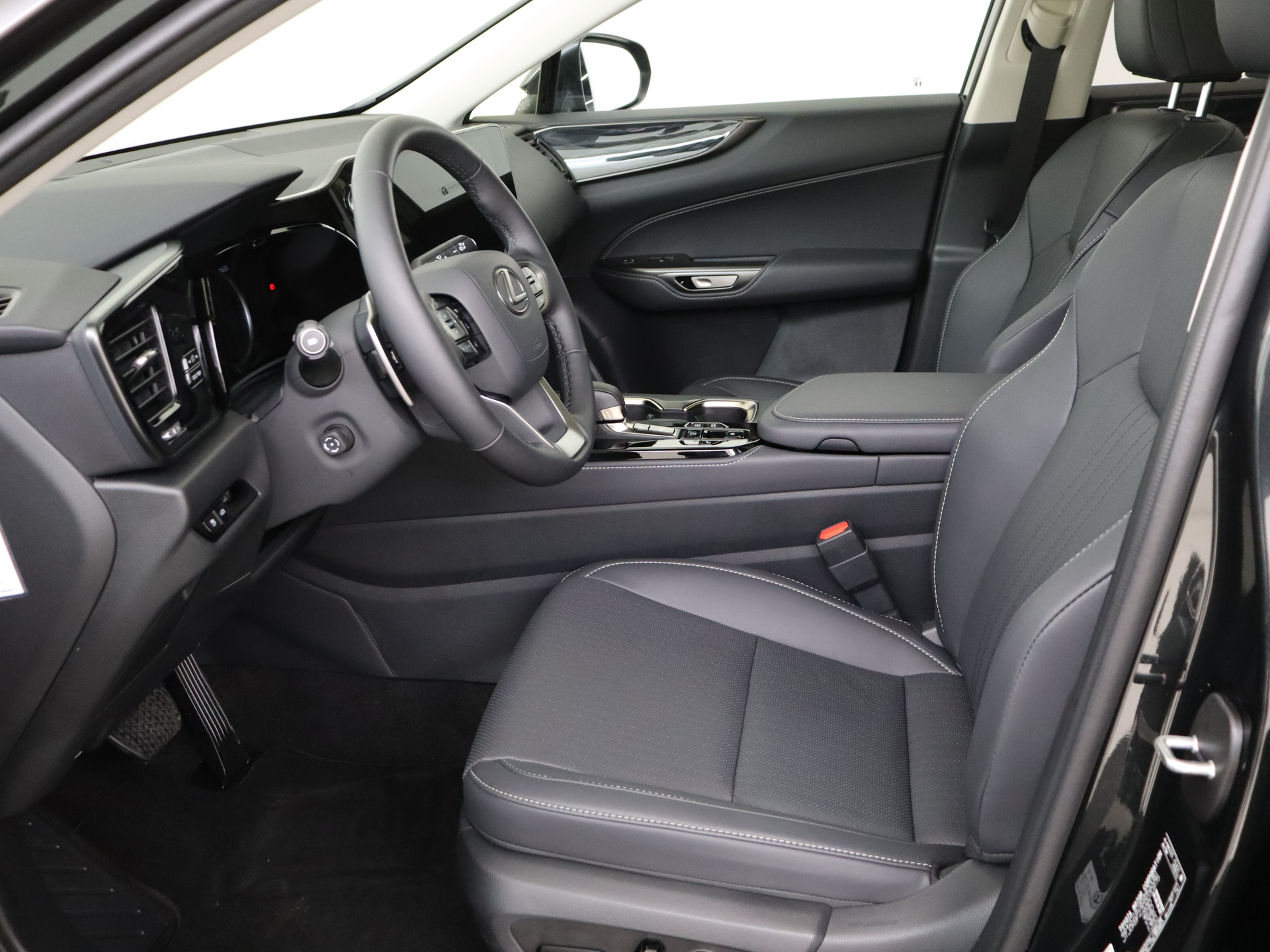 Foto van Lexus Lexus Nx450h+