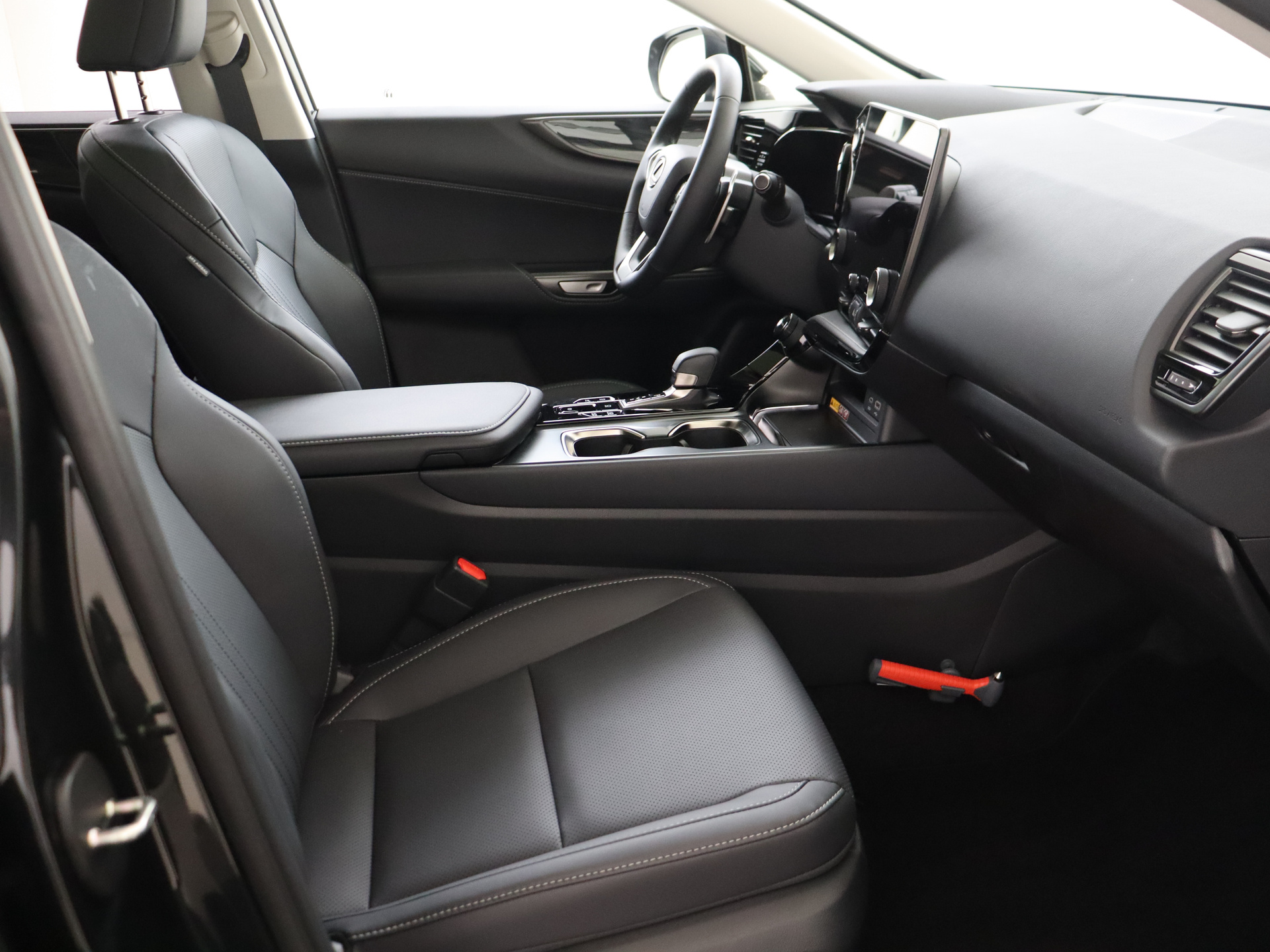 Foto van Lexus Lexus Nx450h+