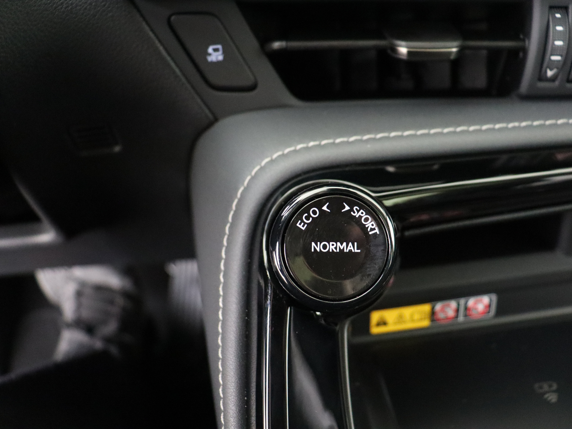 Foto van Lexus Lexus Nx450h+