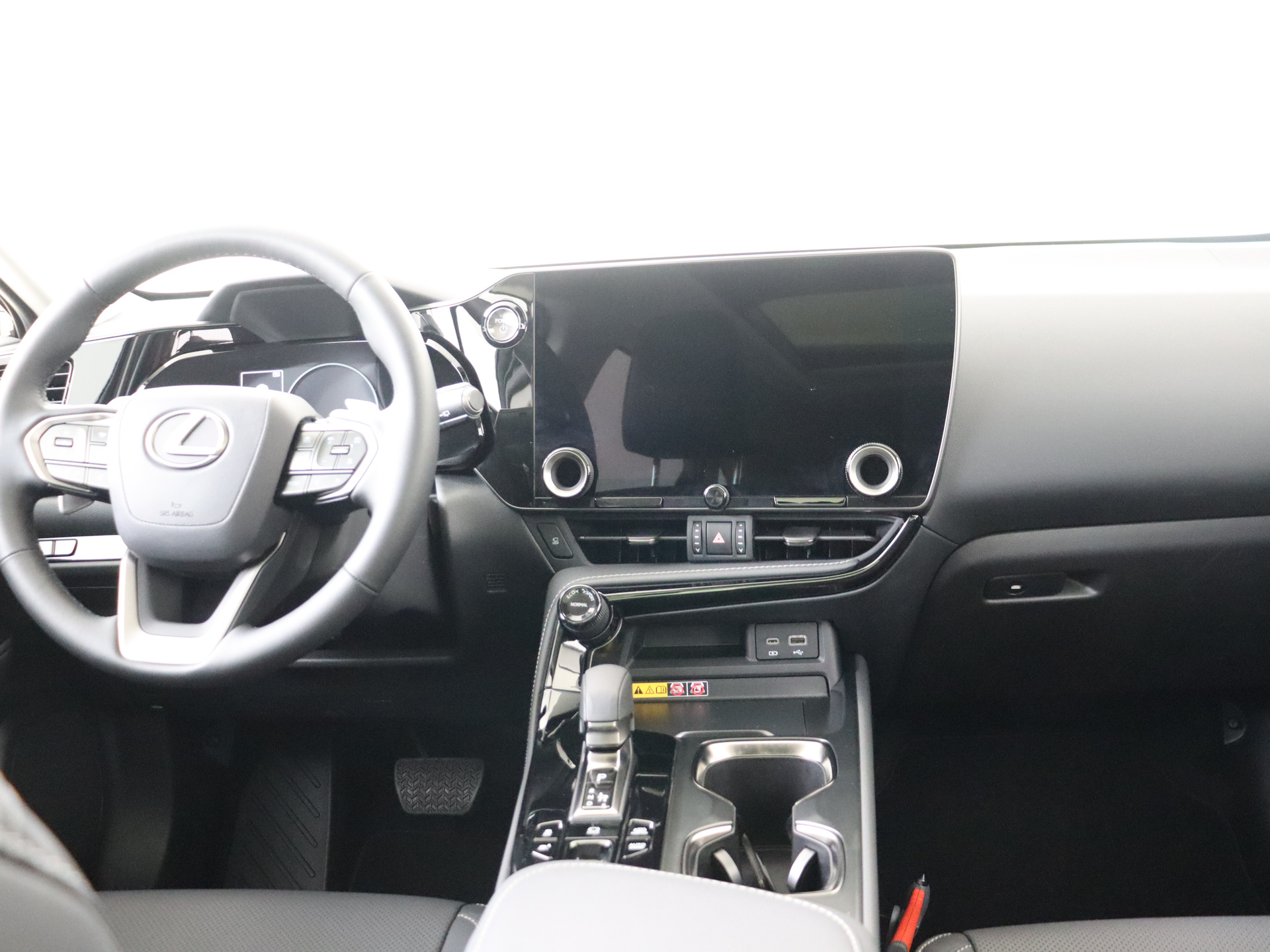 Foto van Lexus Lexus Nx450h+