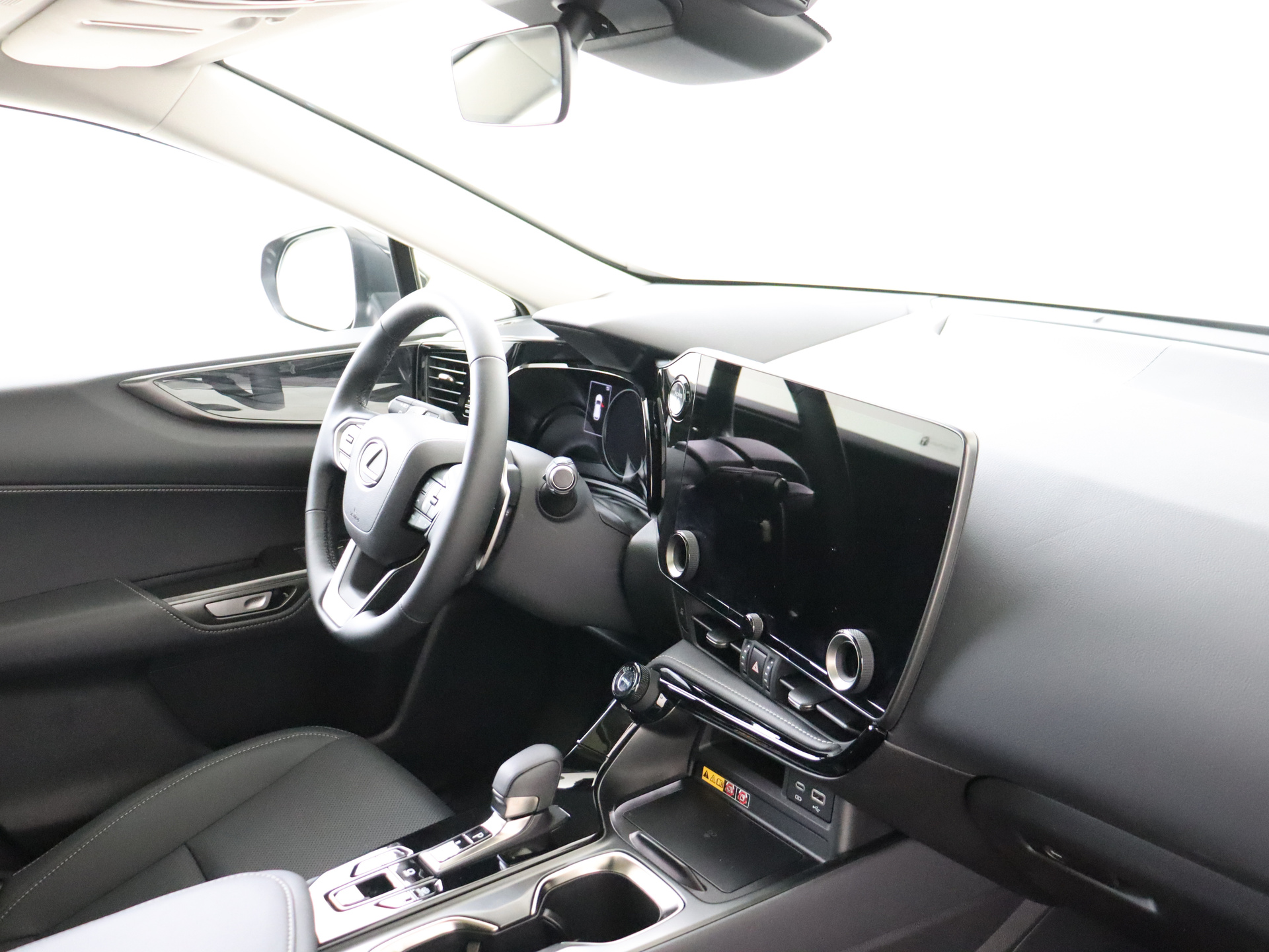 Foto van Lexus Lexus Nx450h+