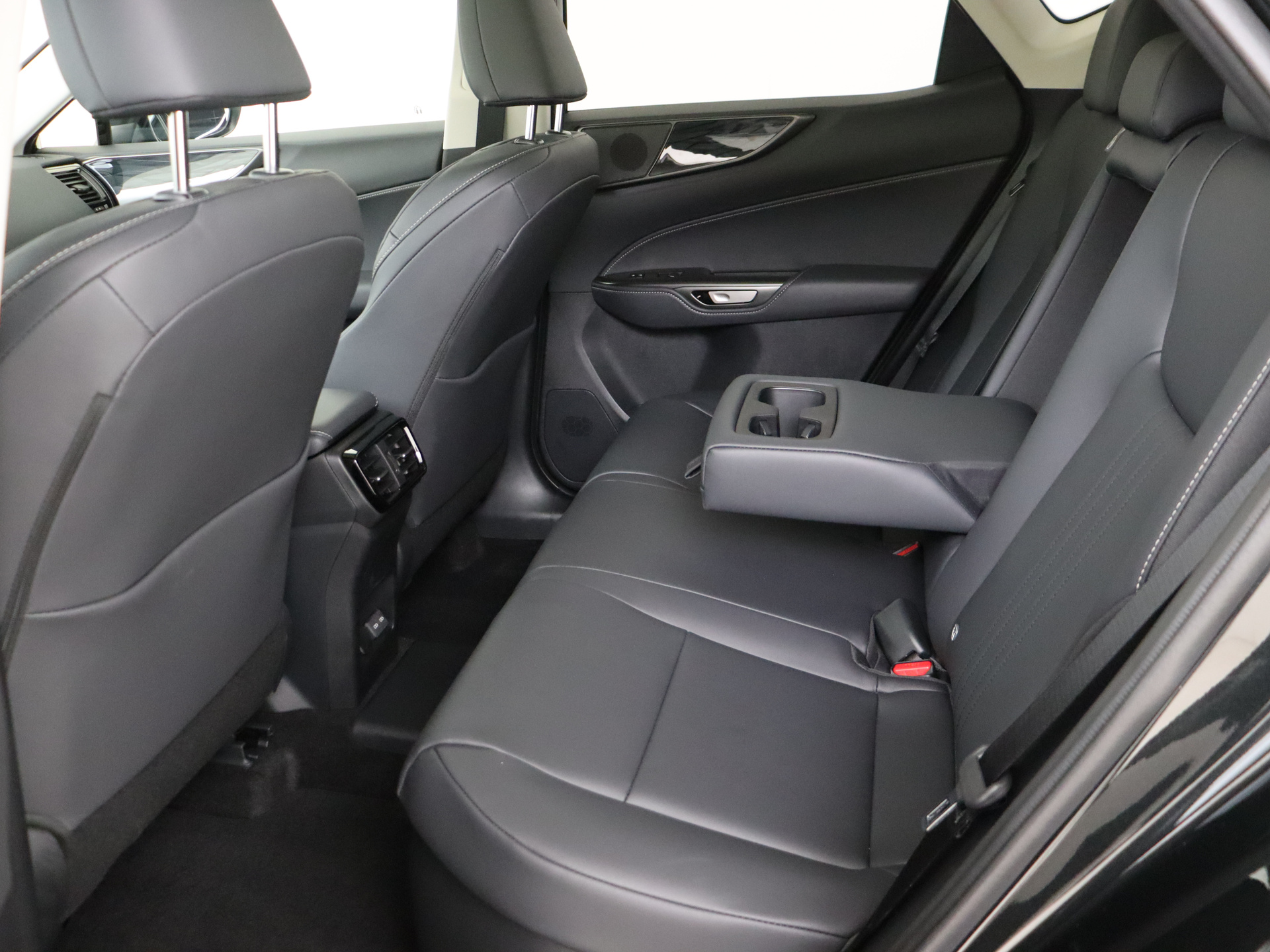 Foto van Lexus Lexus Nx450h+