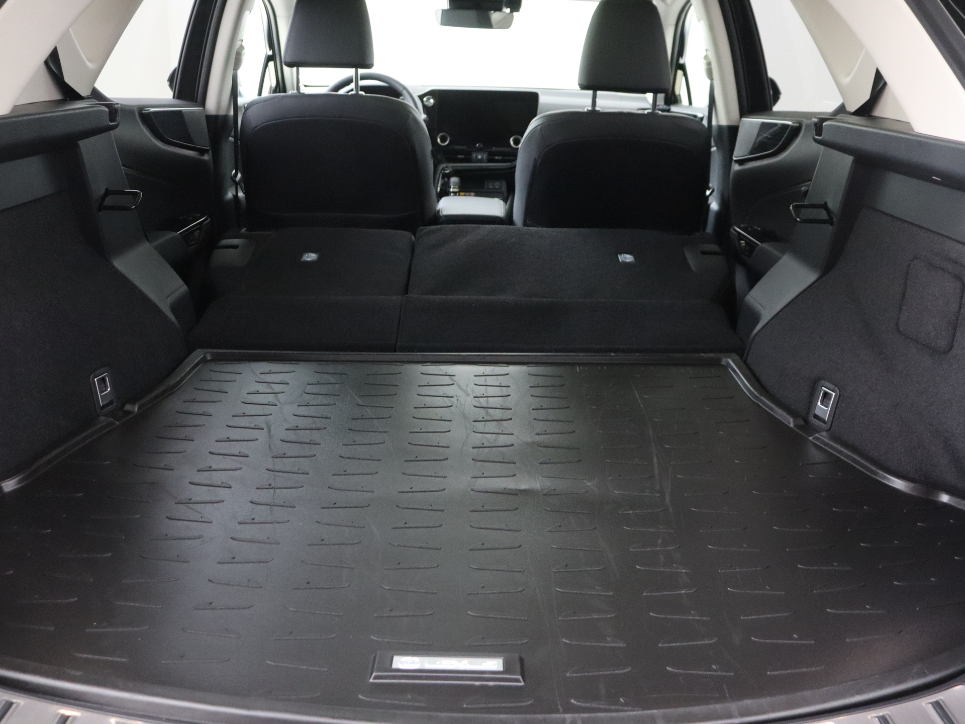 Foto van Lexus Lexus Nx450h+