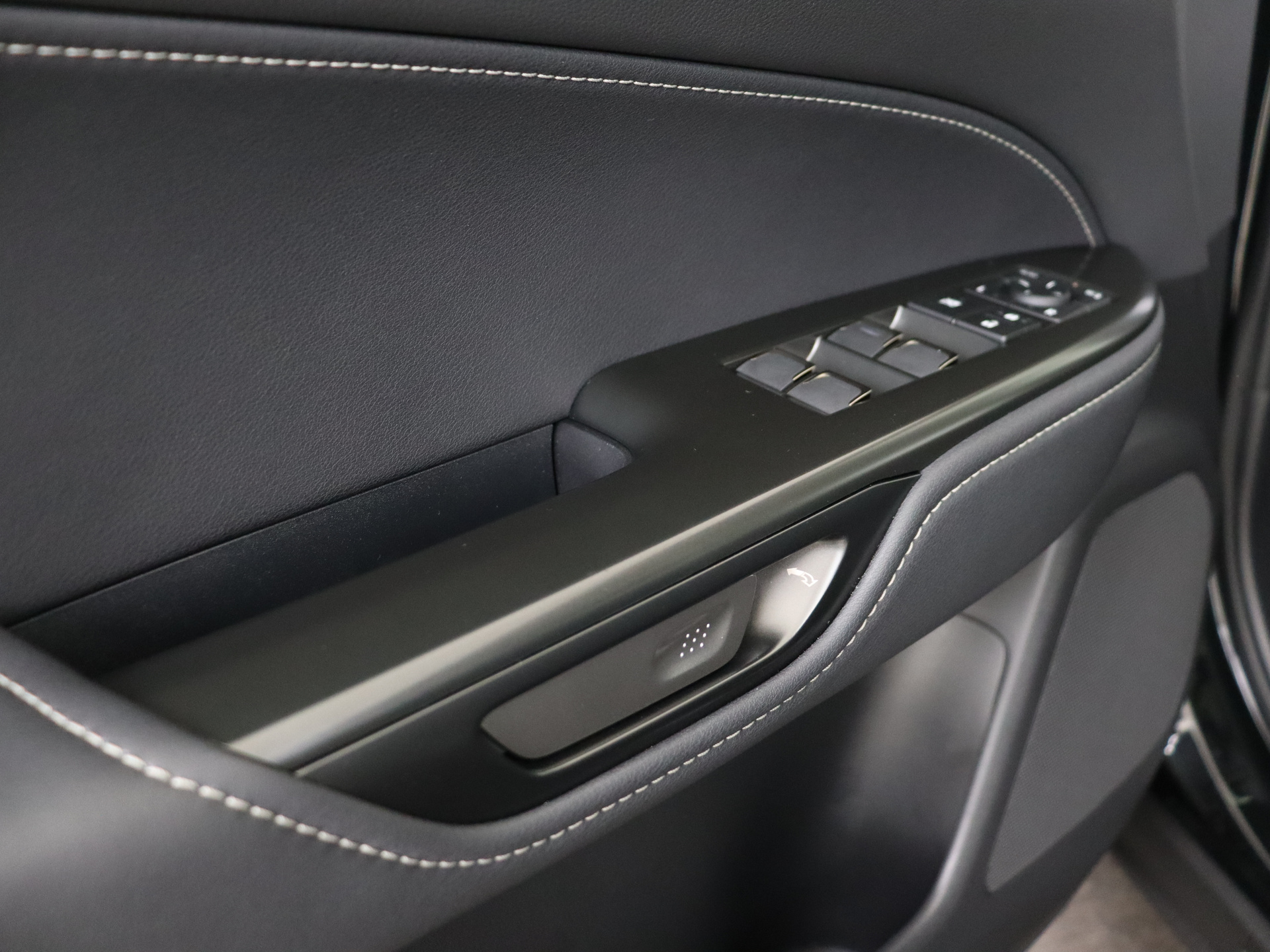 Foto van Lexus Lexus Nx450h+