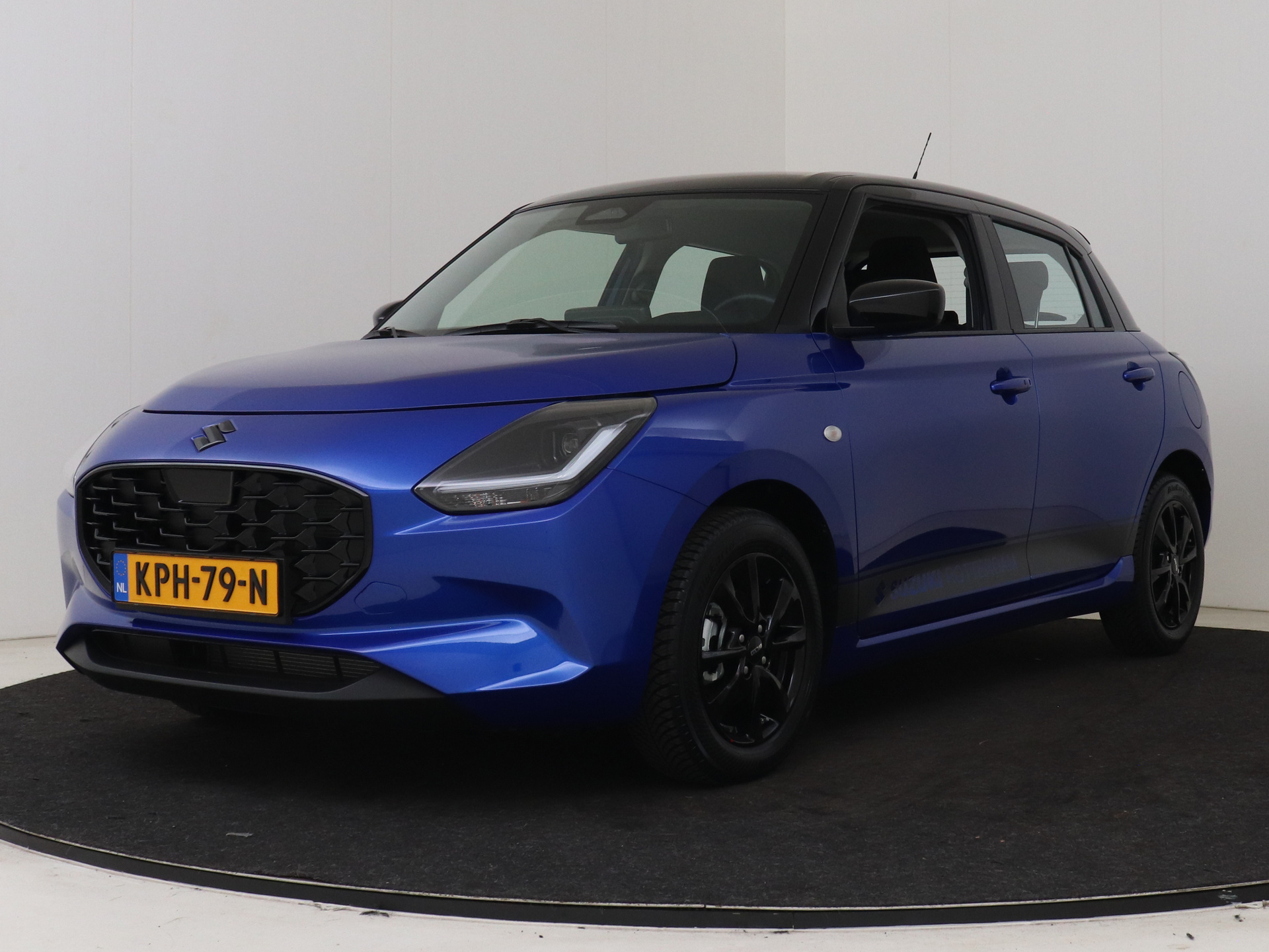 Suzuki Swift 1.2 Blackline Smart Hybrid Ltd. 2026 - voorkant