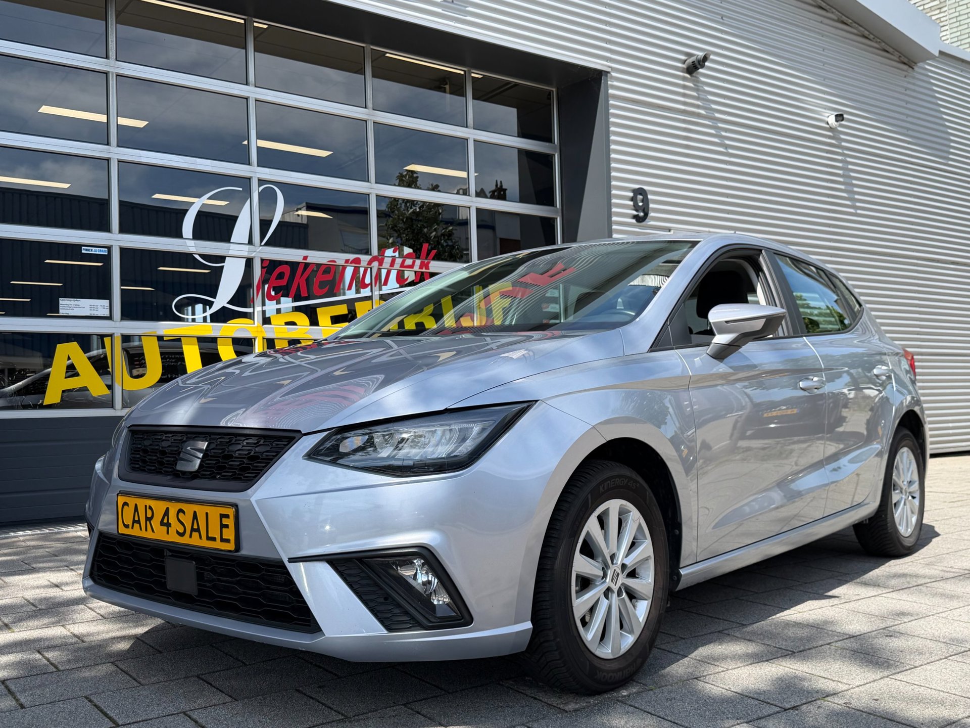 Seat Ibiza 1.0 EcoTSI Style - Navigatie I Airco I Sport velgen I LED I PDC I Comfort pakket I Dealer onderhouden 2022 - voorkant