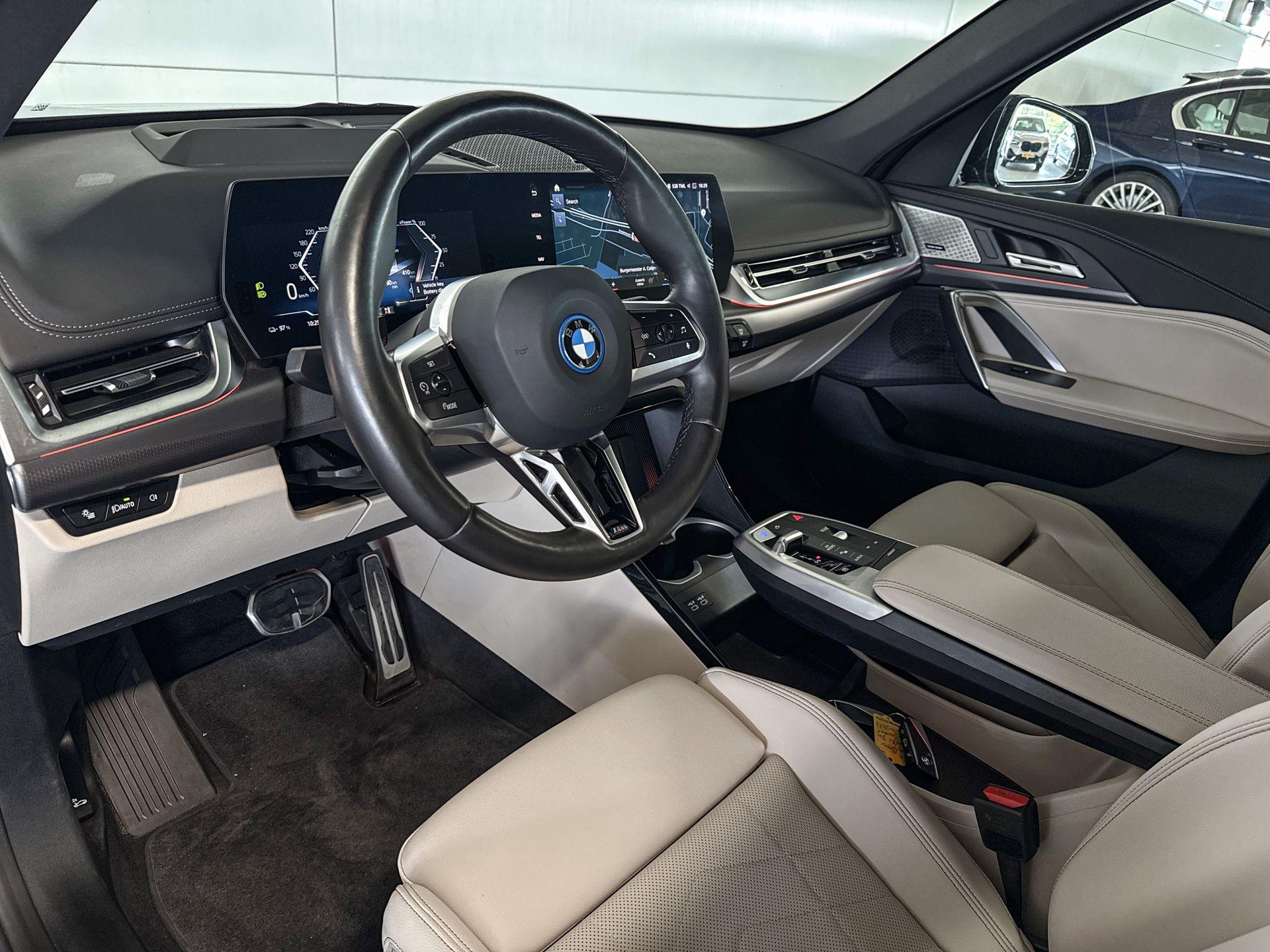 Foto van BMW Ix1