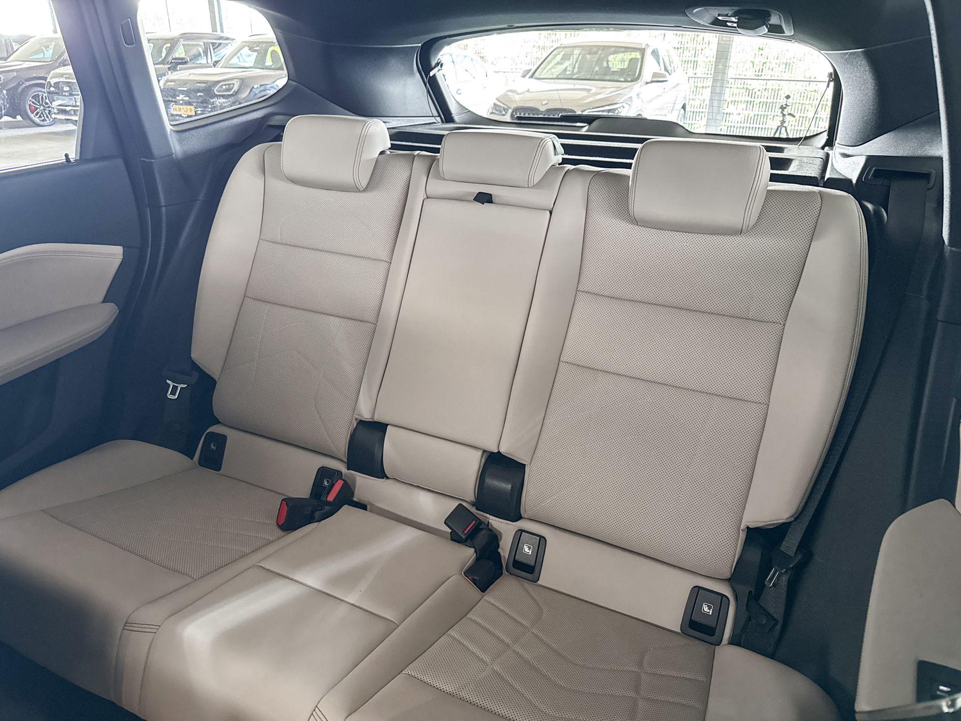 Foto van BMW Ix1