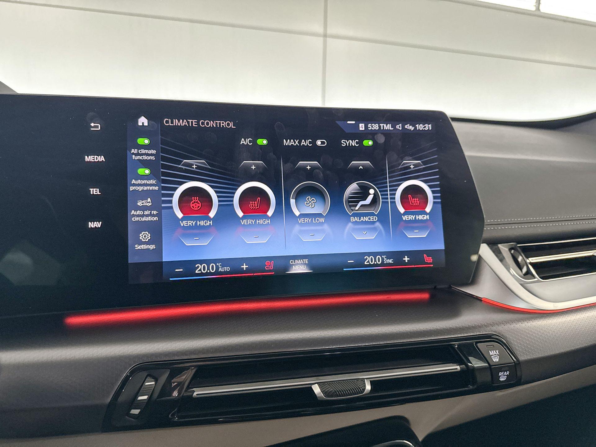 Foto van BMW Ix1
