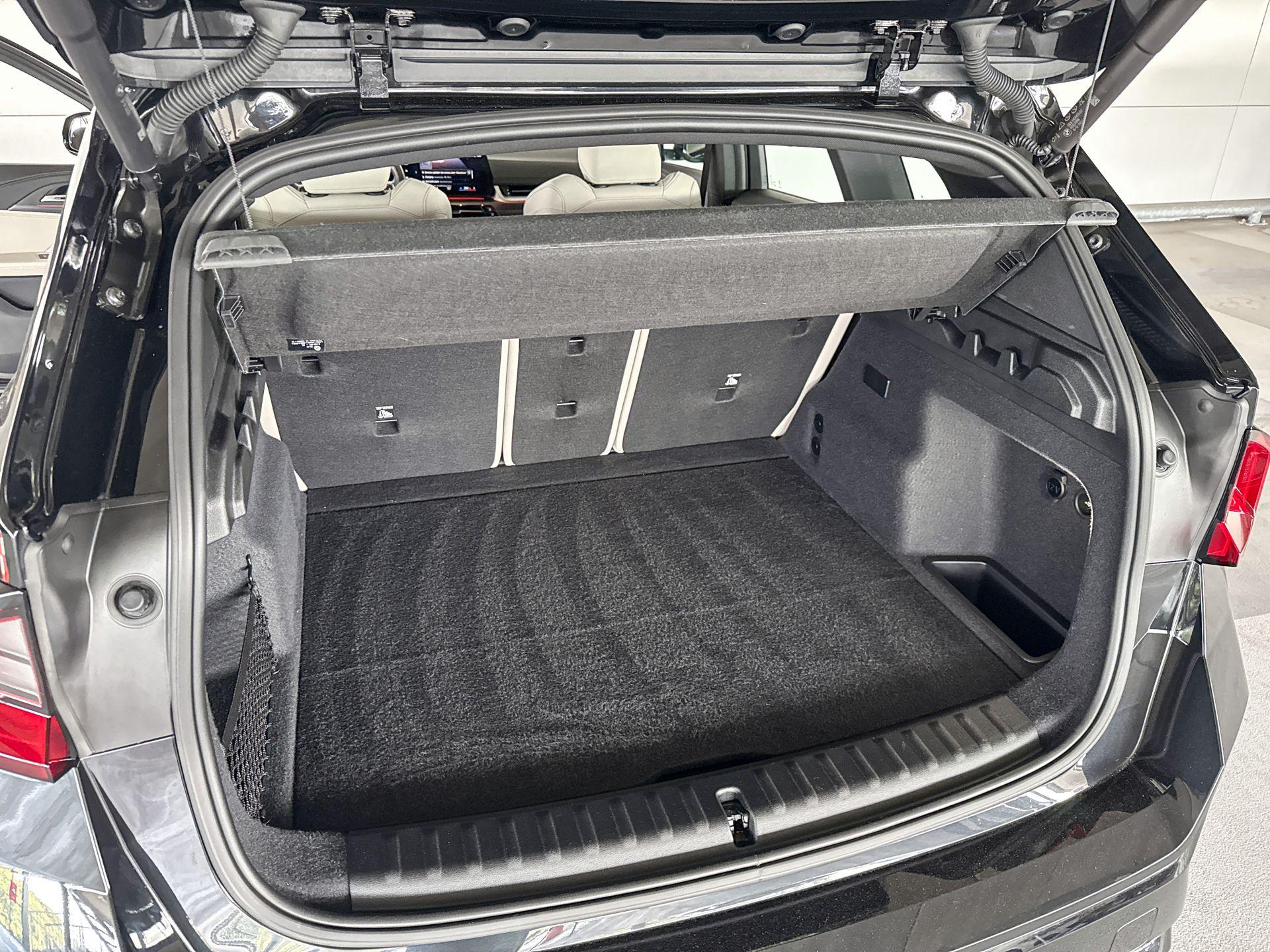 Foto van BMW Ix1