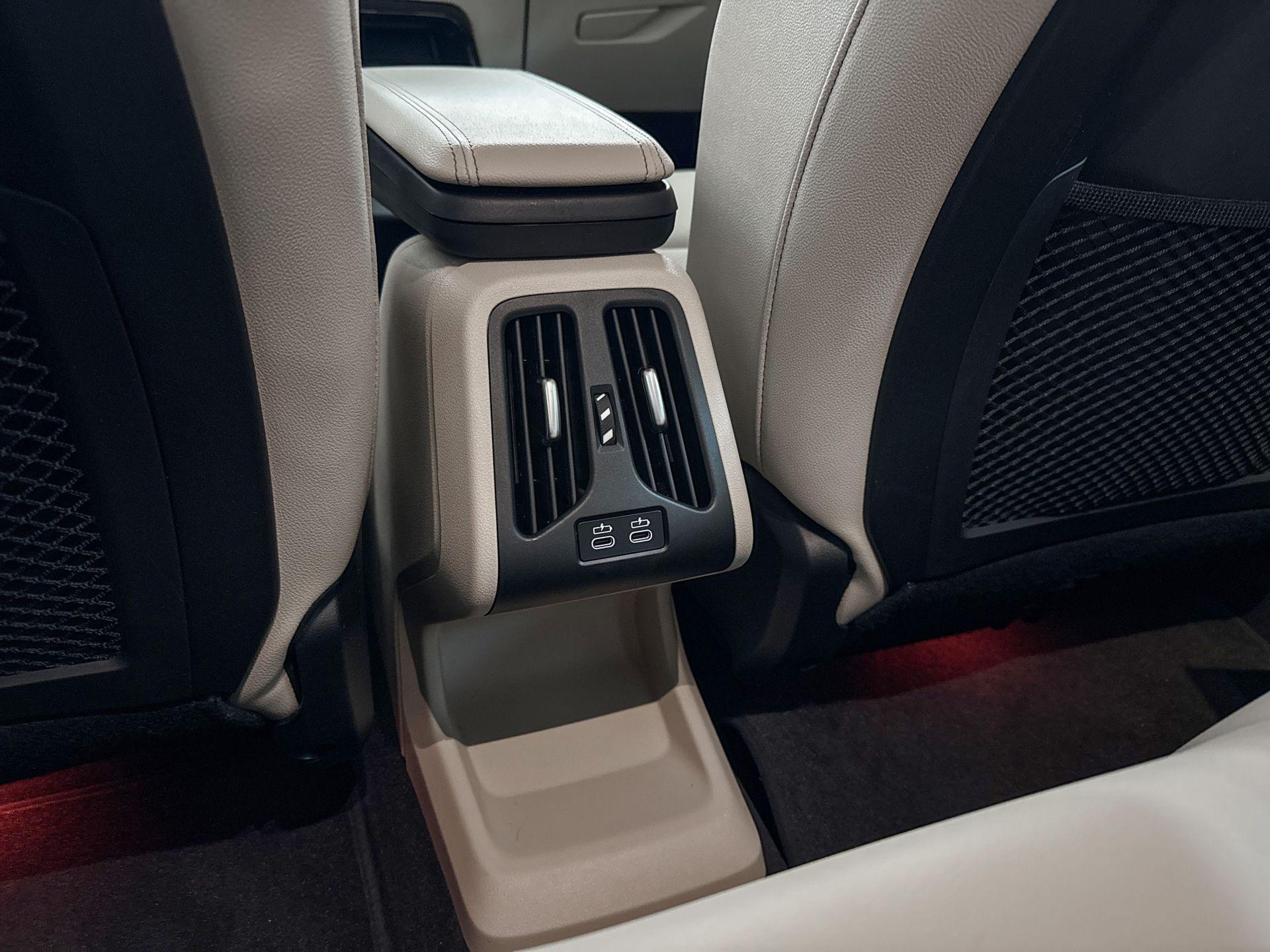 Foto van BMW Ix1