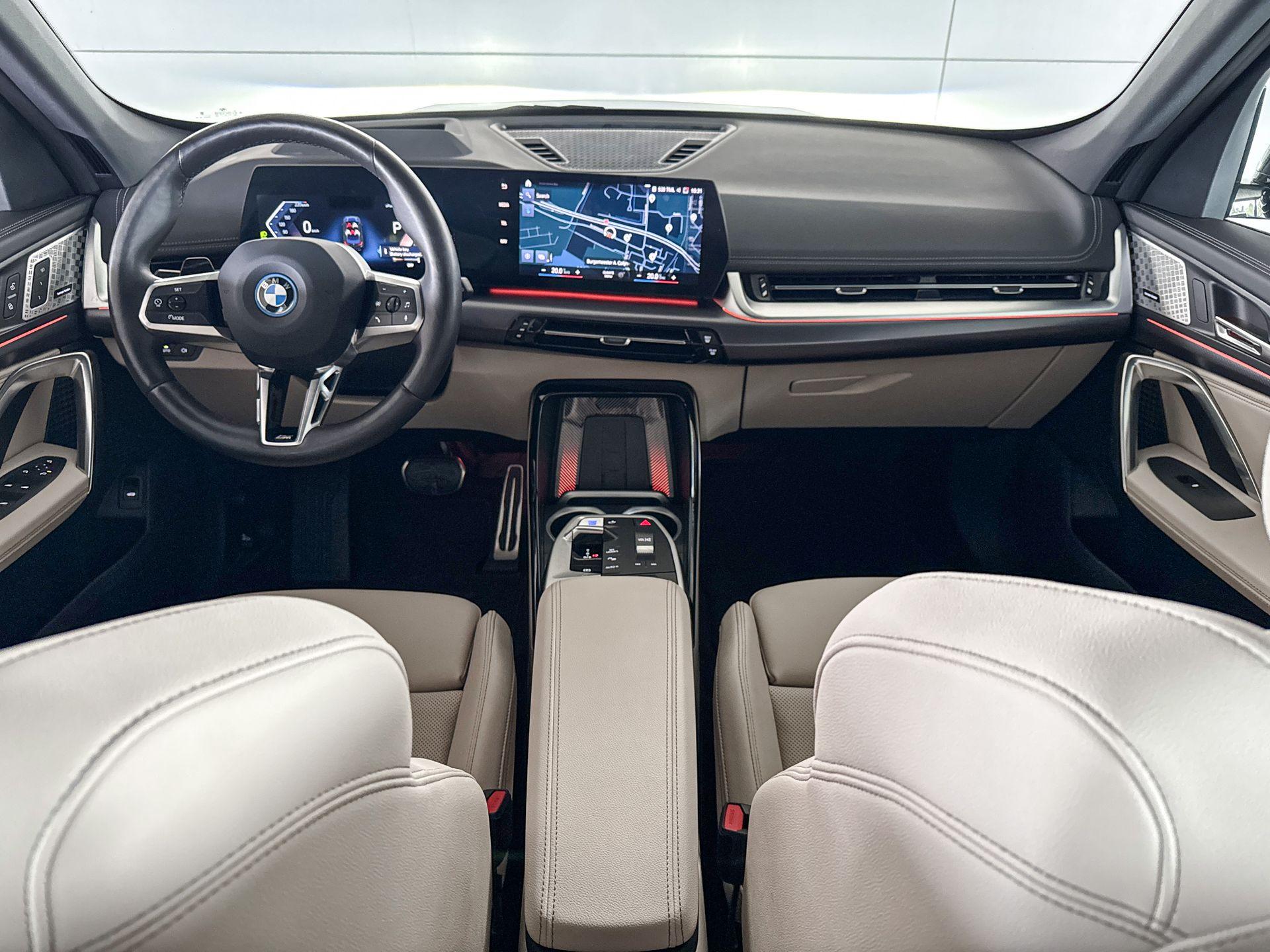 Foto van BMW Ix1