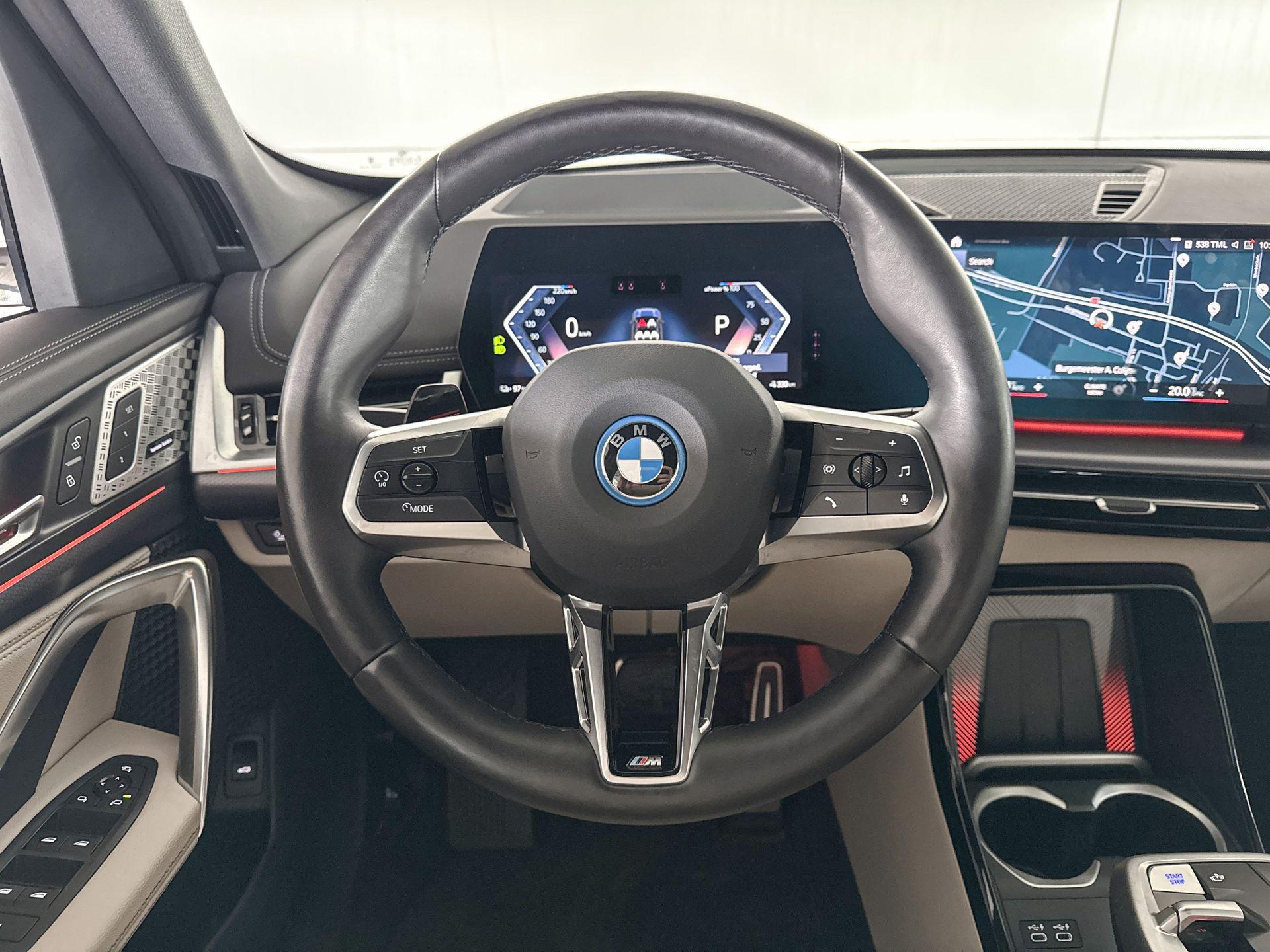 Foto van BMW Ix1
