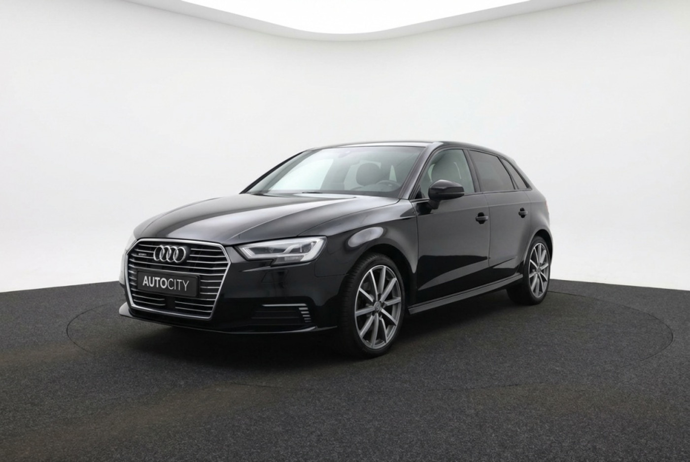 Audi A3 40 E-tron 40 e-tron PHEV S Line 204PK l Keyless l Stoelverwarming 2020 - voorkant