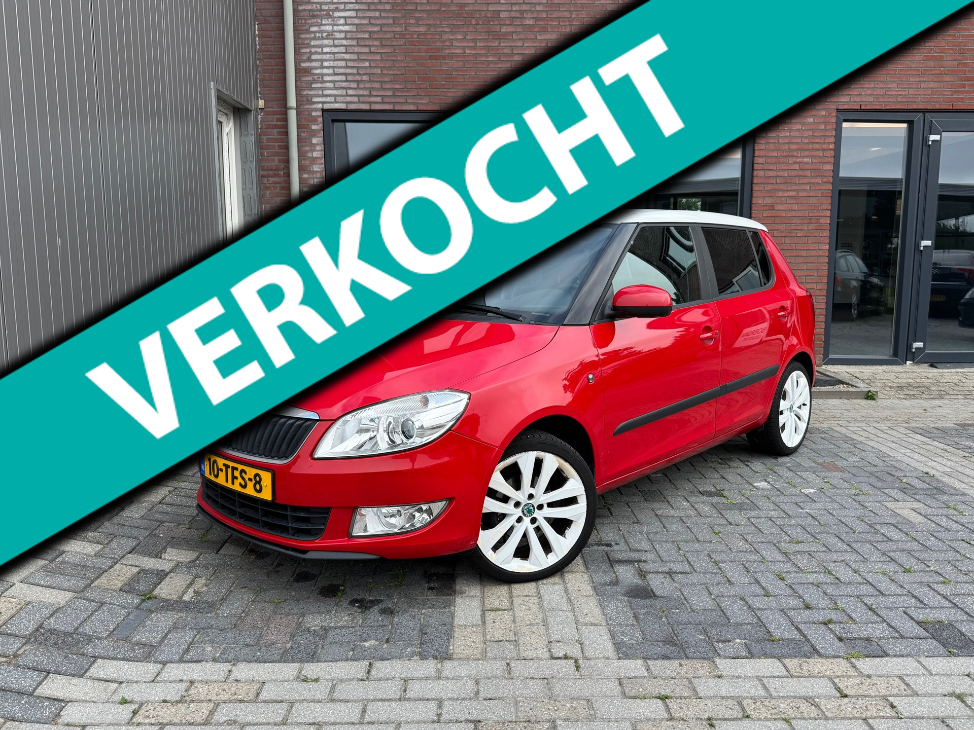 Skoda Fabia 1.2 TSI Ambition | Kuipstoel | Trekhaak | PDC | Airco | Cruise 2012 - voorkant