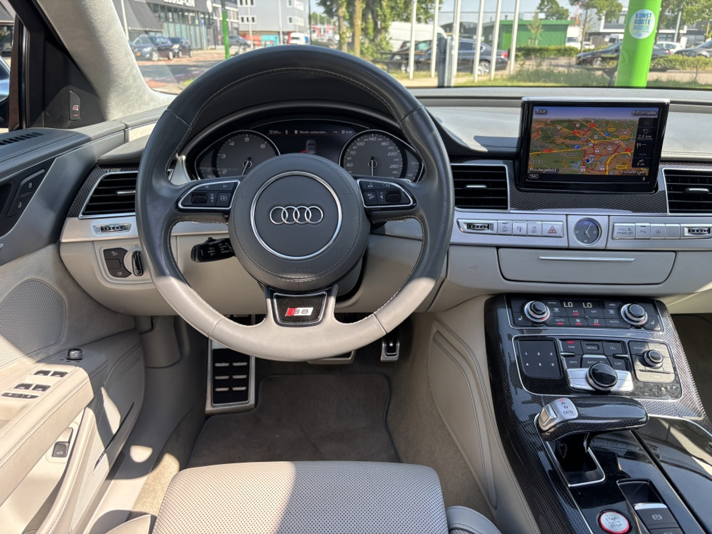 Foto van Audi S8